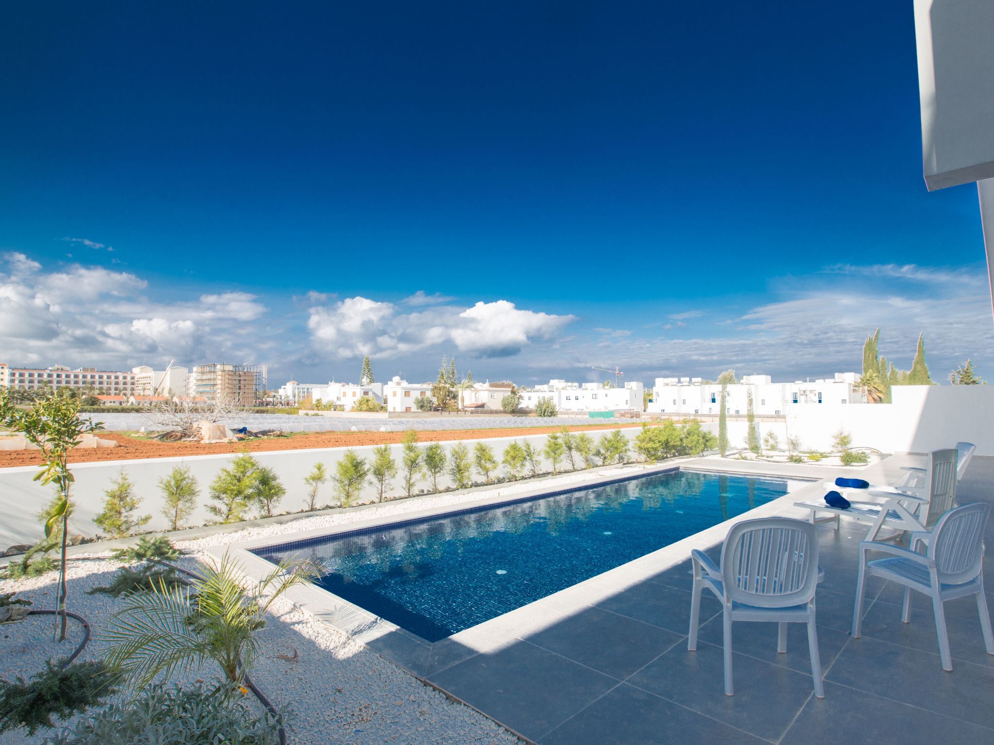 3-Schlafzimmer-Villa mit privatem Pool und Dachgarten