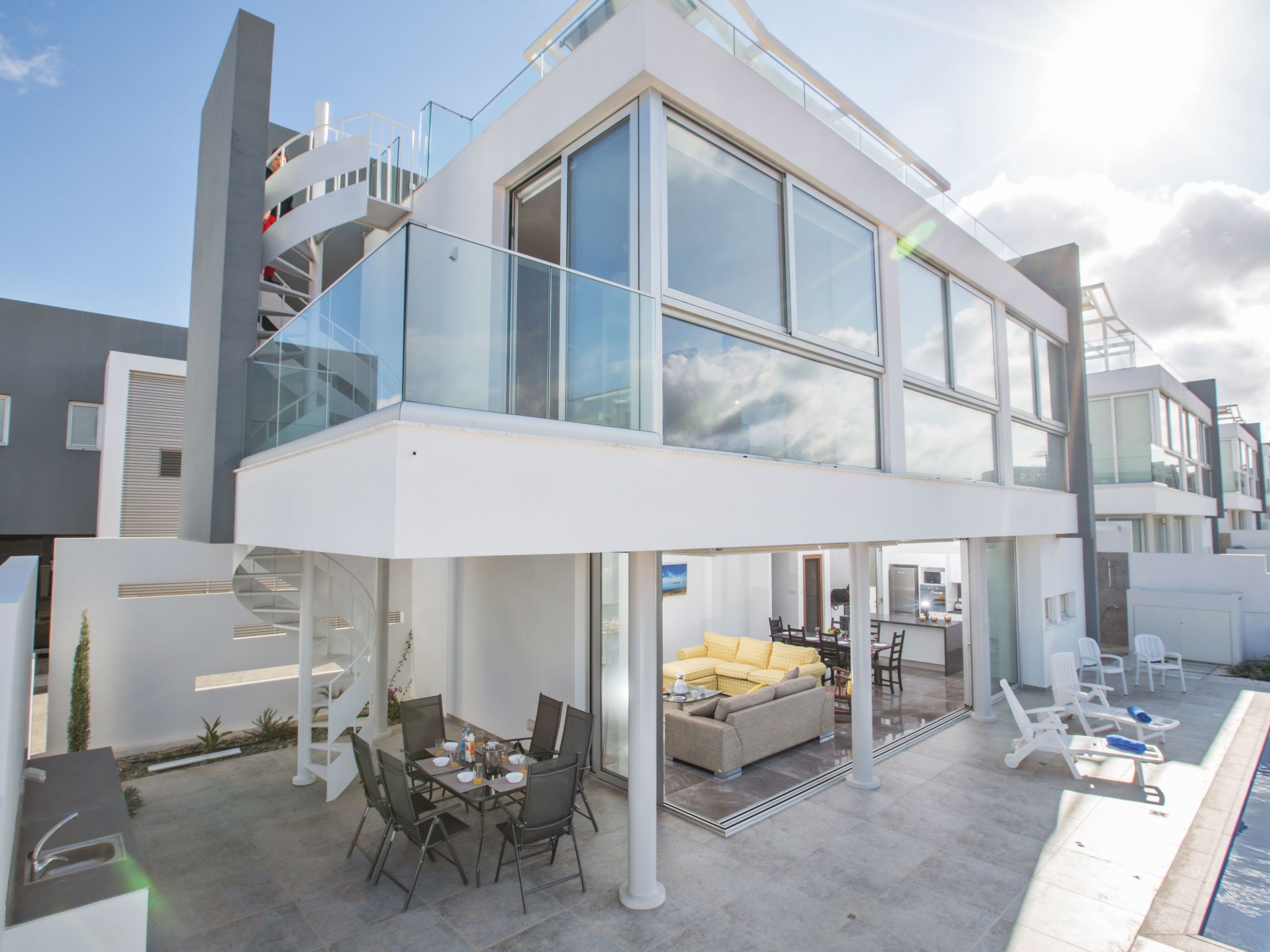 3-Schlafzimmer-Villa mit privatem Pool und Dachgarten-Image-tags.info