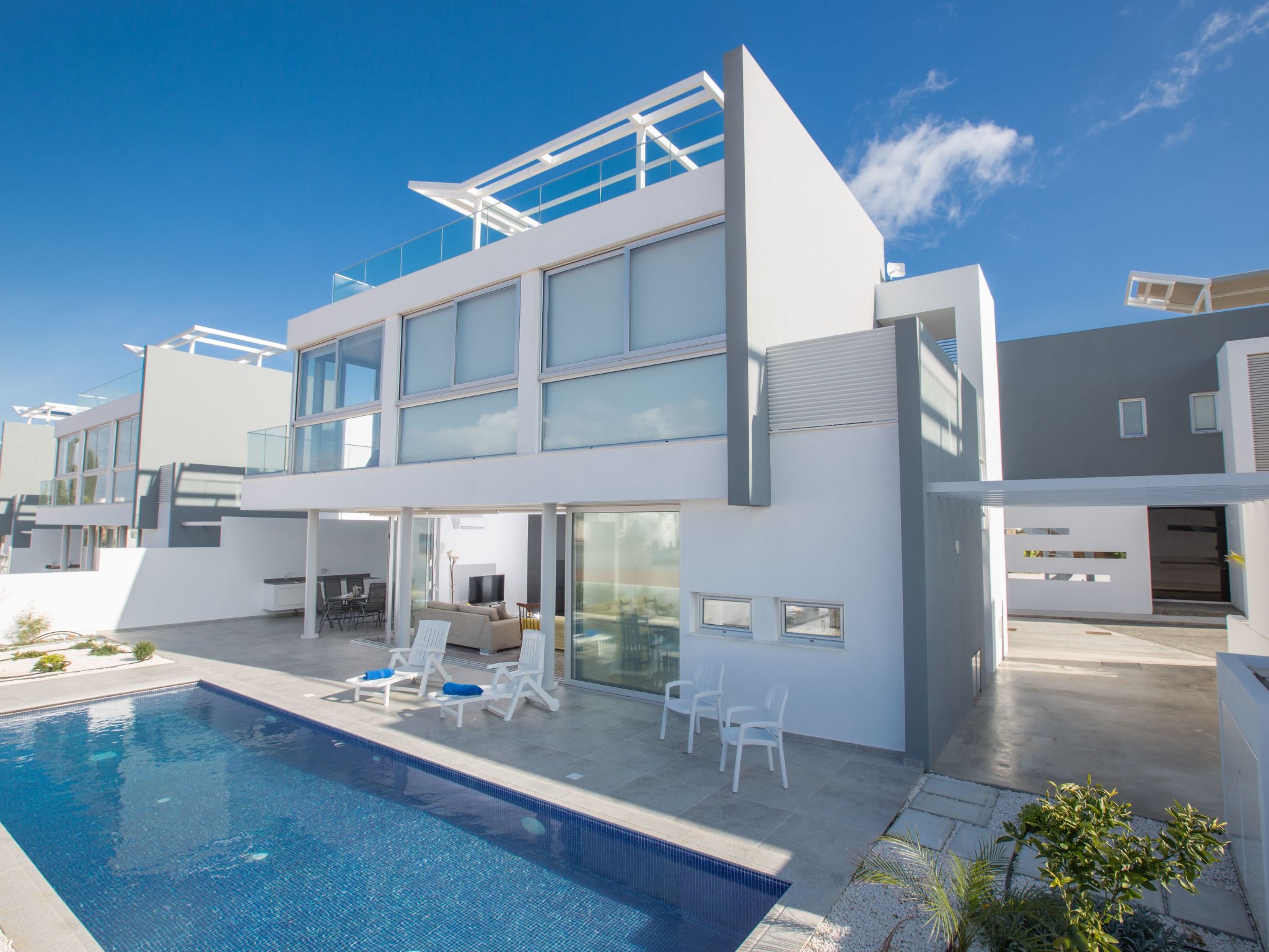 3-Schlafzimmer-Villa mit privatem Pool und Dachgarten-Image-tags.info