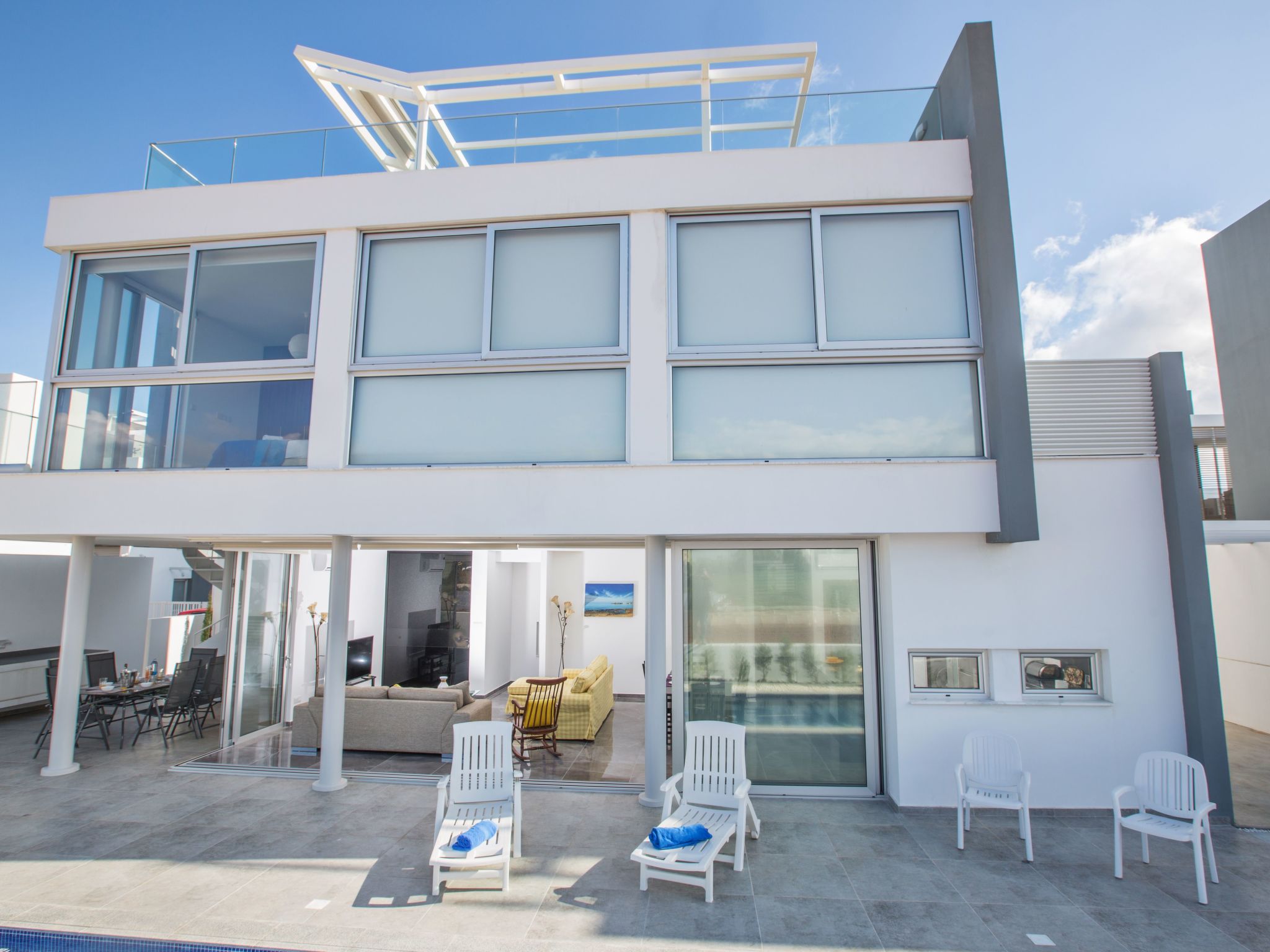 3-Schlafzimmer-Villa mit privatem Pool und Dachgarten-Image-tags.info