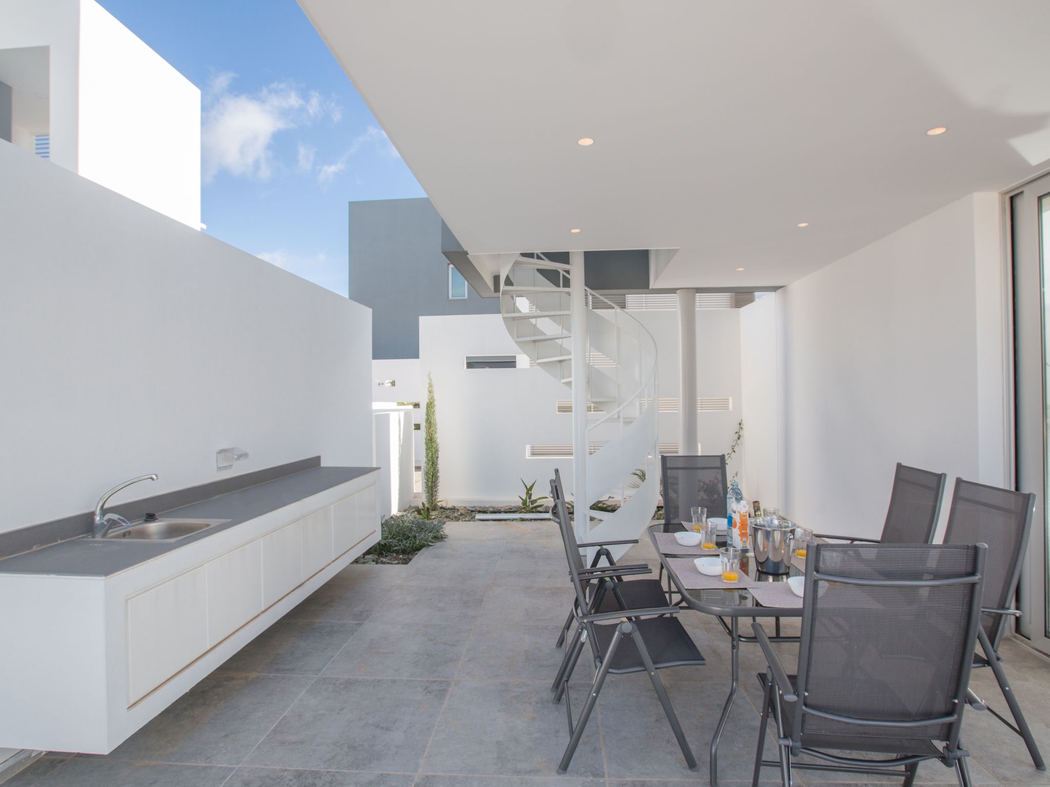 3-Schlafzimmer-Villa mit privatem Pool und Dachgarten-Image-tags.info