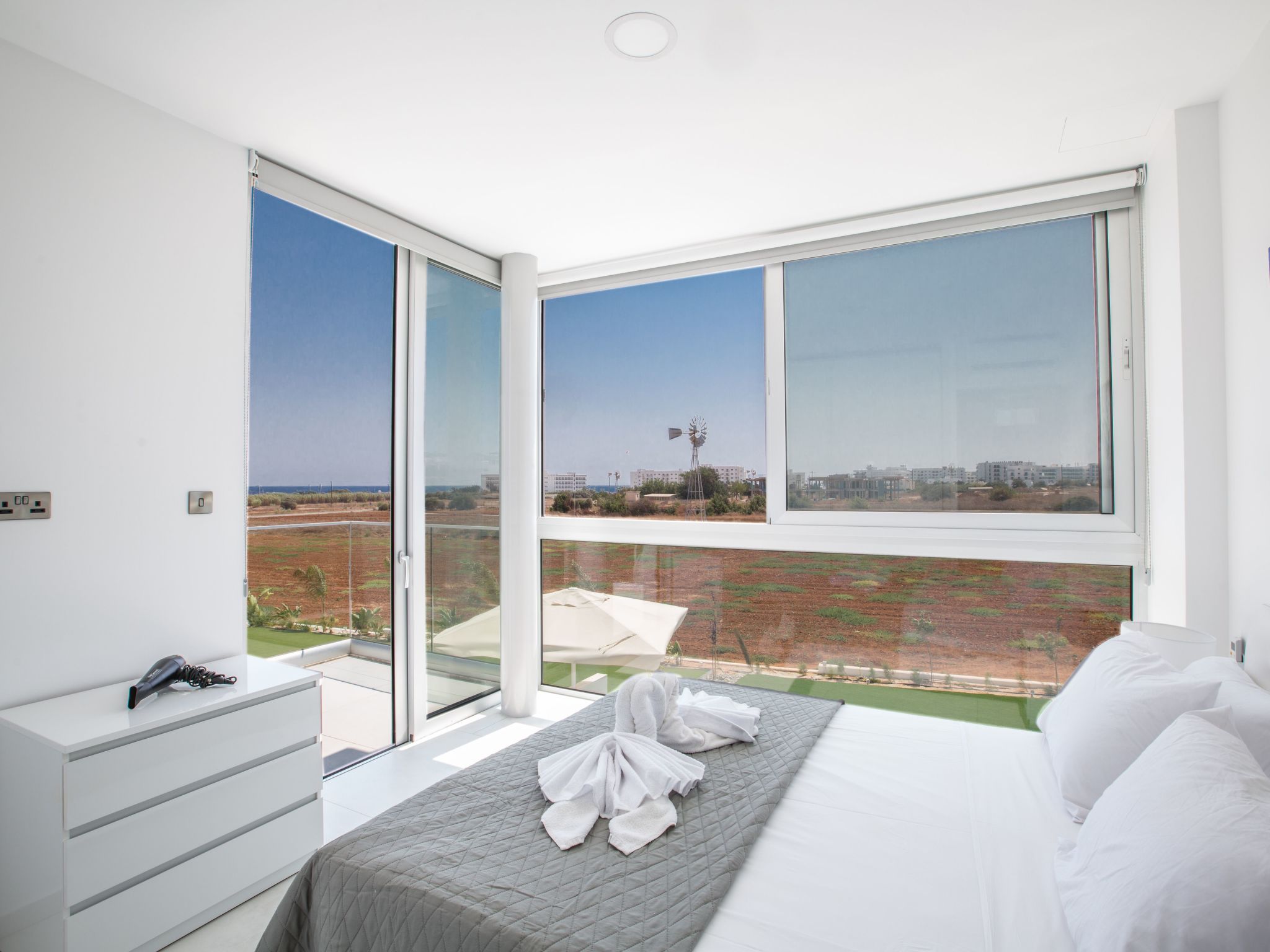 Haus in Pernera mit Bi-Fold Patio-Image-tags.info