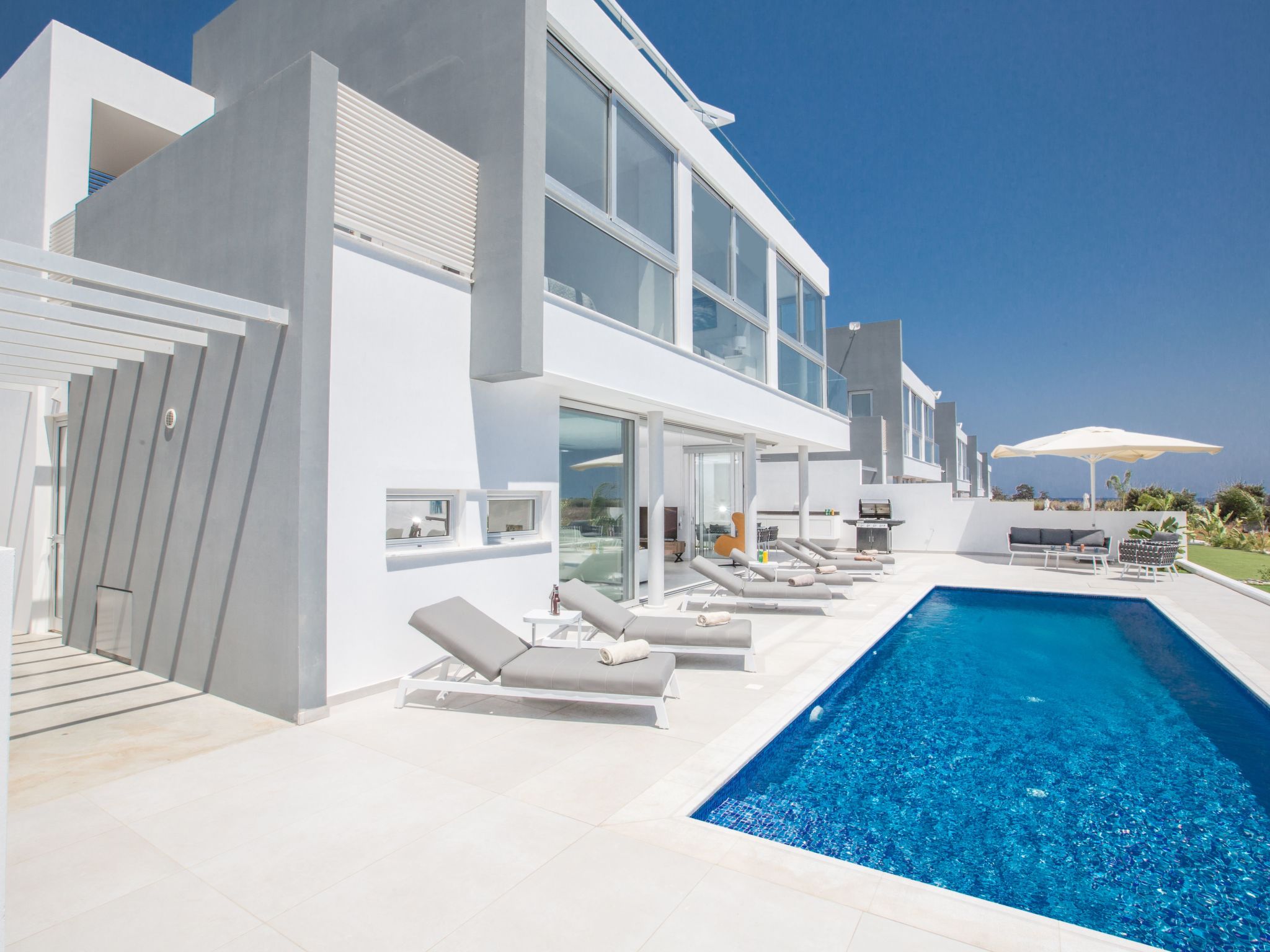 Haus in Pernera mit Bi-Fold Patio-Image-tags.info