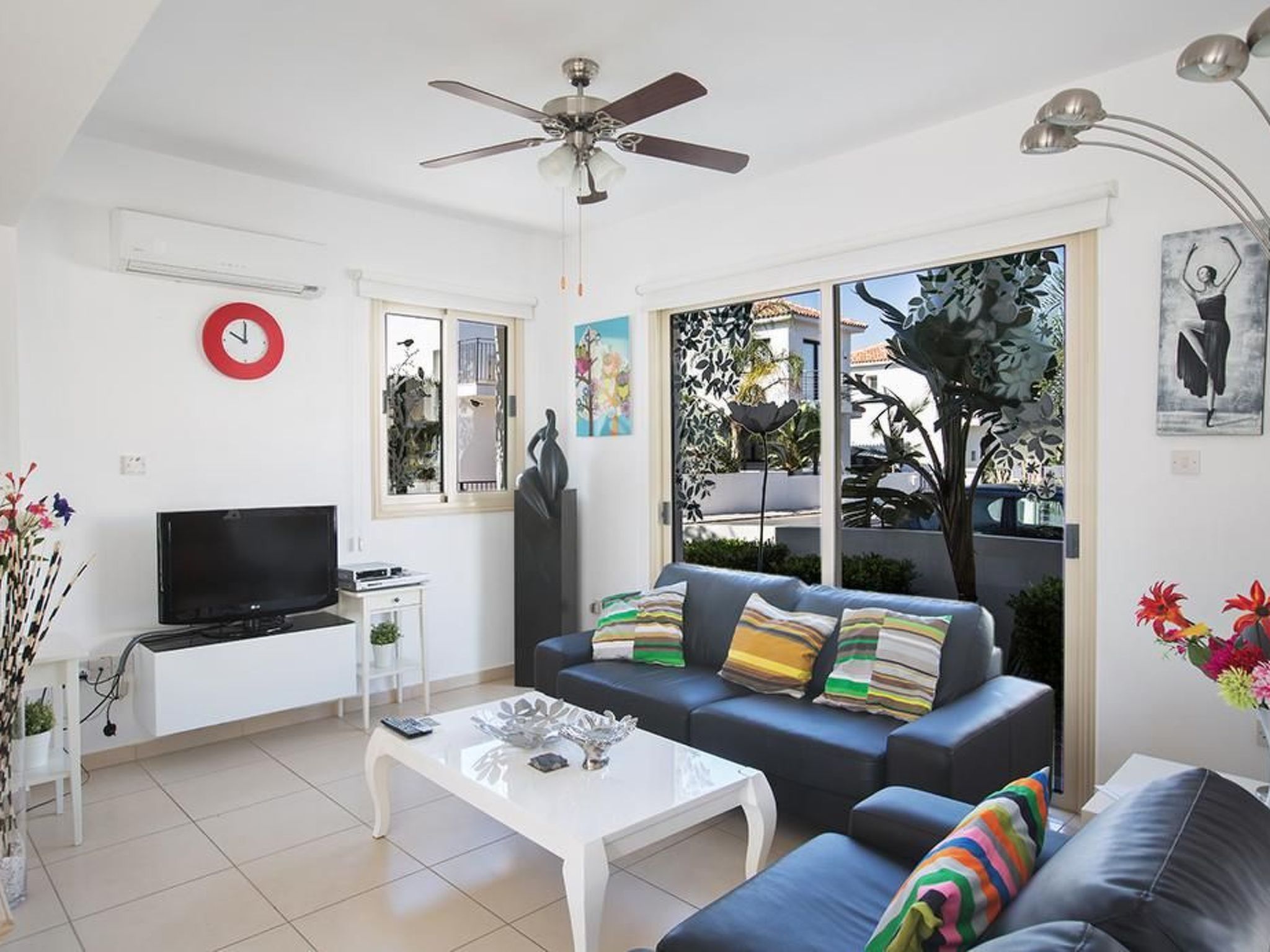 Ferienvilla PV17 mit Sonnenterrasse und Pool-Image-tags.info