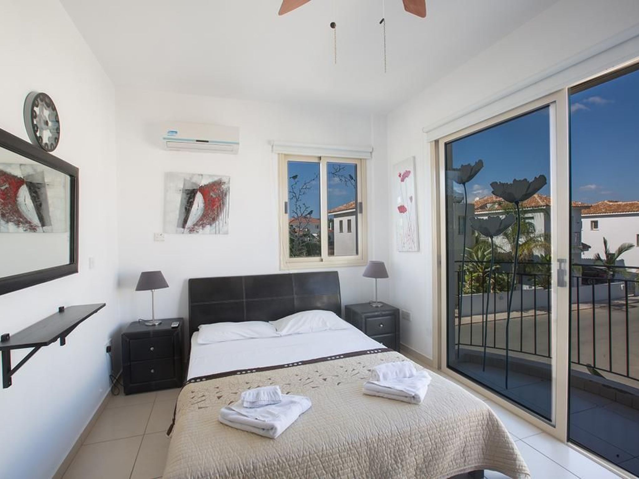 Ferienvilla PV17 mit Sonnenterrasse und Pool-Image-tags.info