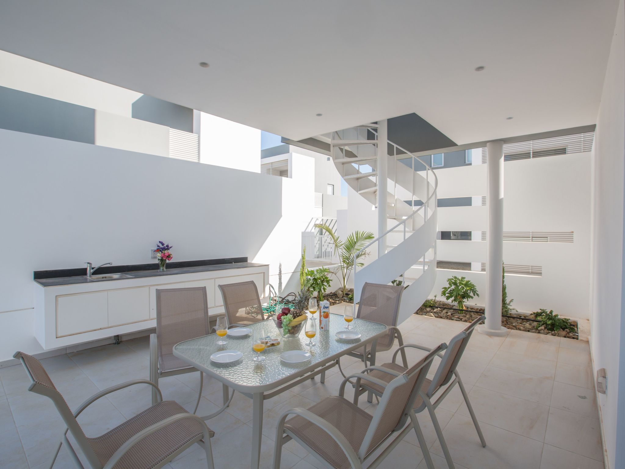 3-Schlafzimmer-Villa mit Pool, Dachgarten, Meerblick-Image-tags.info