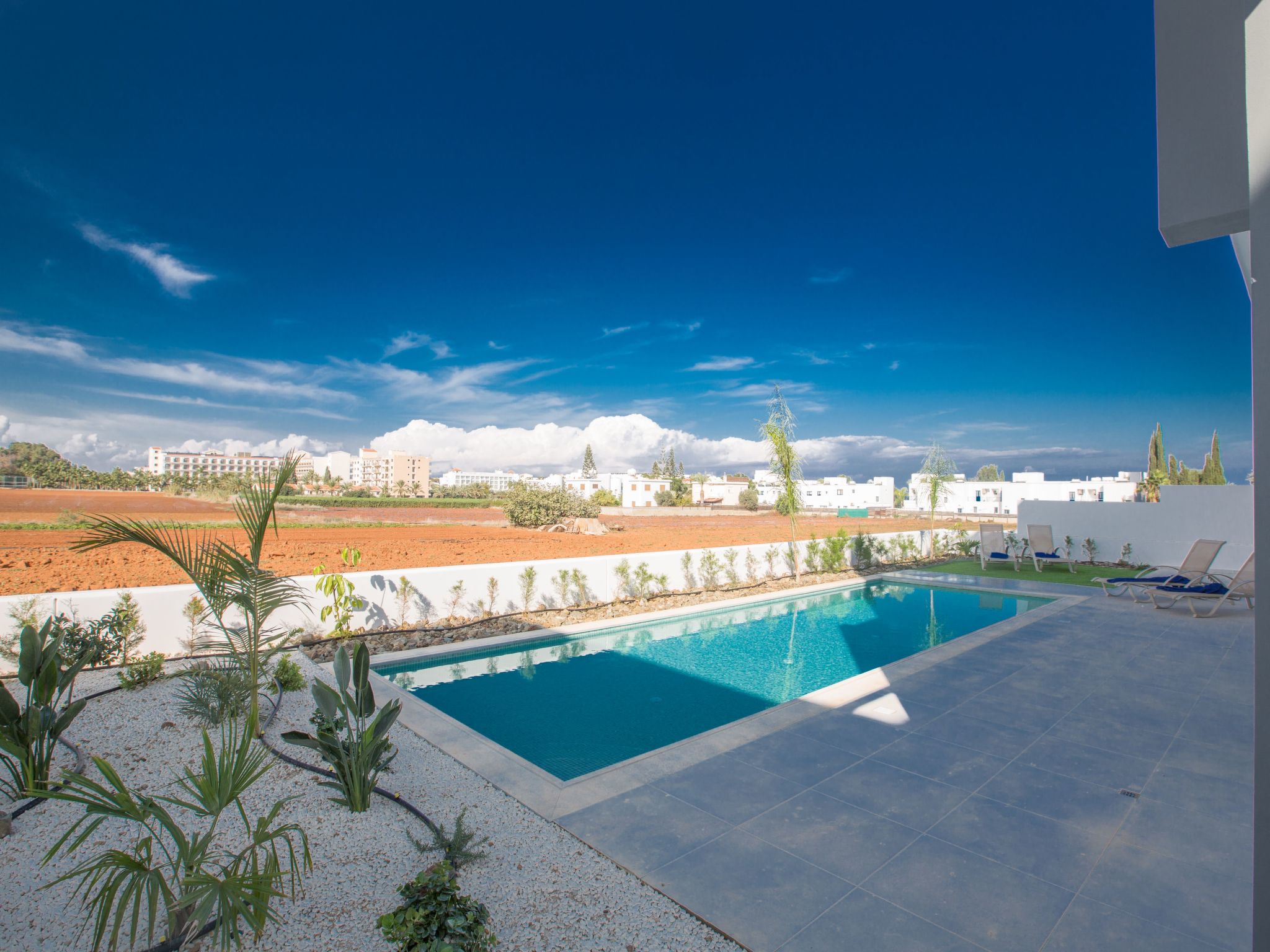 3-Schlafzimmer-Villa mit Pool, Dachgarten, Meerblick-Image-tags.info