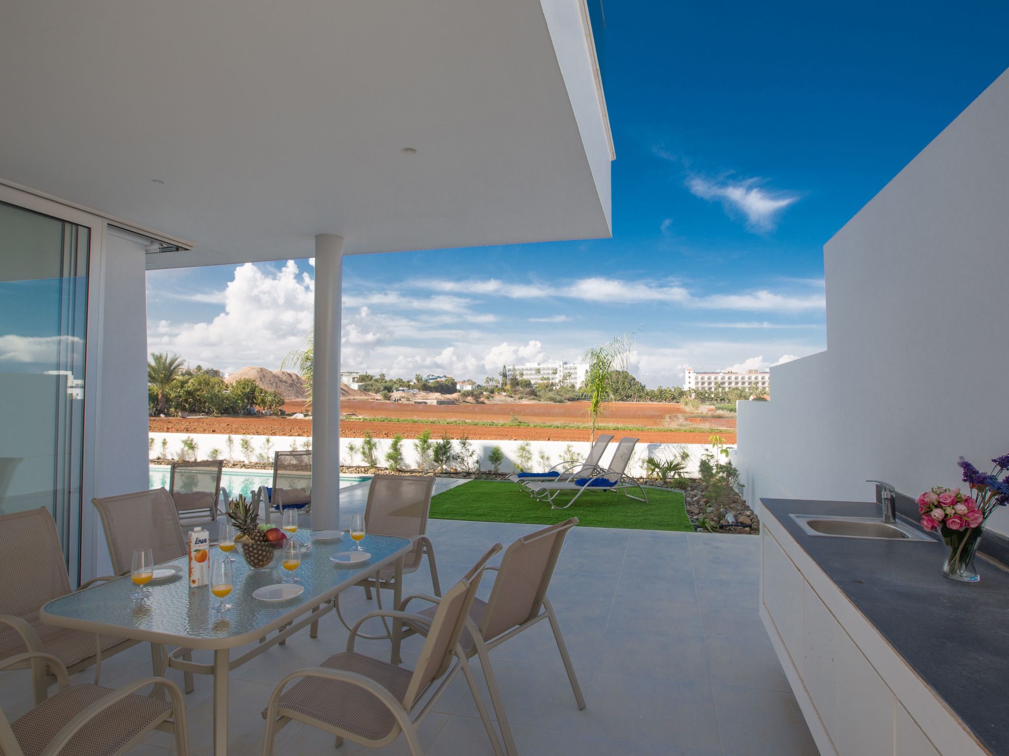 3-Schlafzimmer-Villa mit Pool, Dachgarten, Meerblick-Image-tags.info