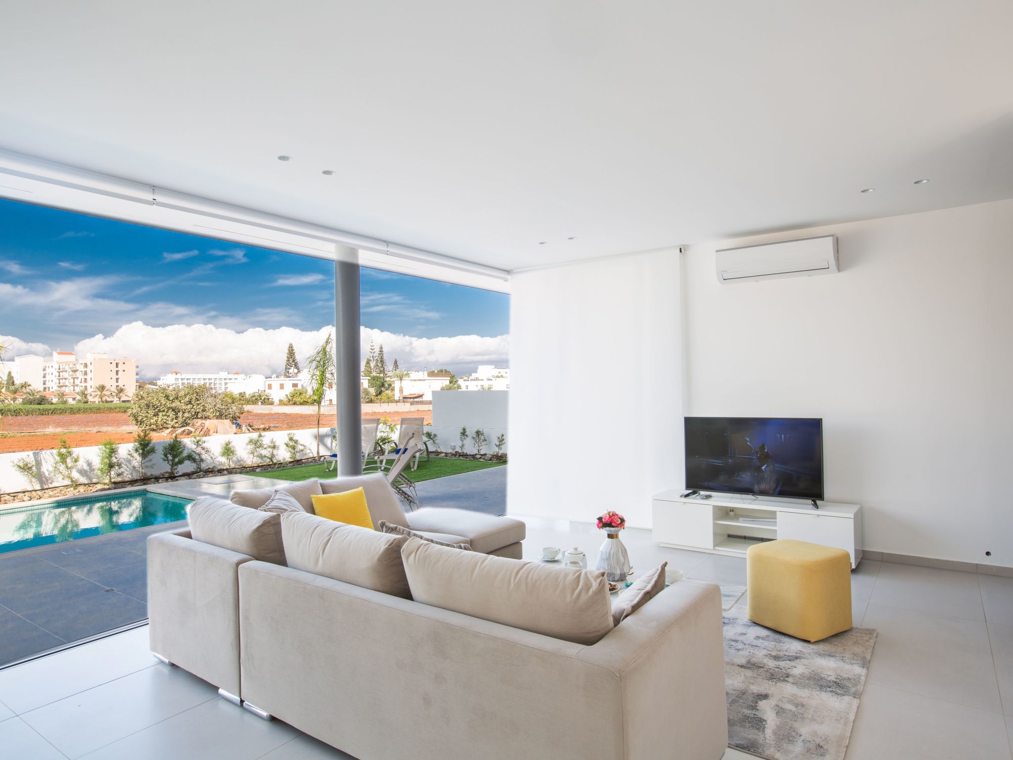 3-Schlafzimmer-Villa mit Pool, Dachgarten, Meerblick-Image-tags.info