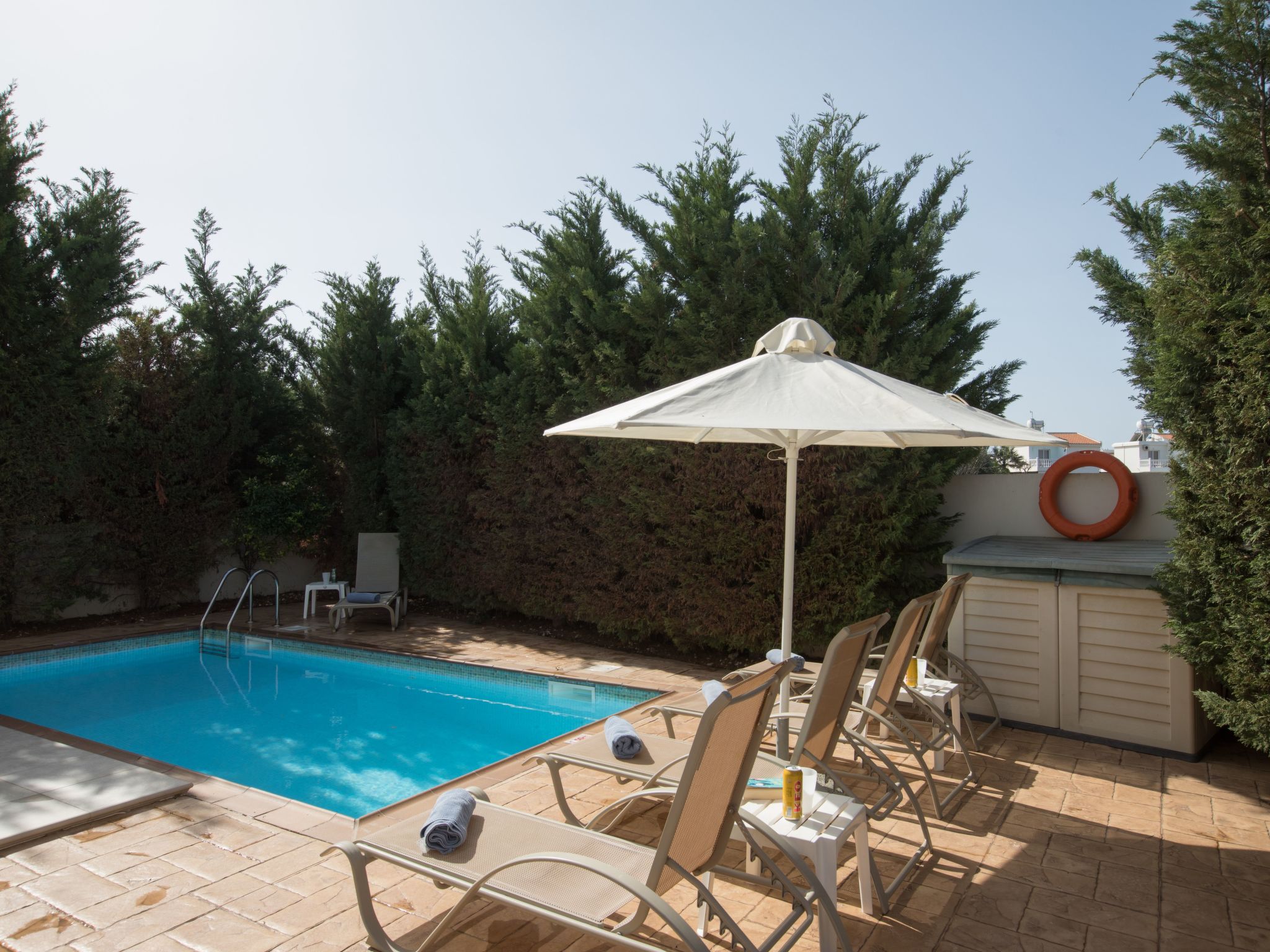 3-Bett-Villa mit privatem Pool in einer bewachten Anlage