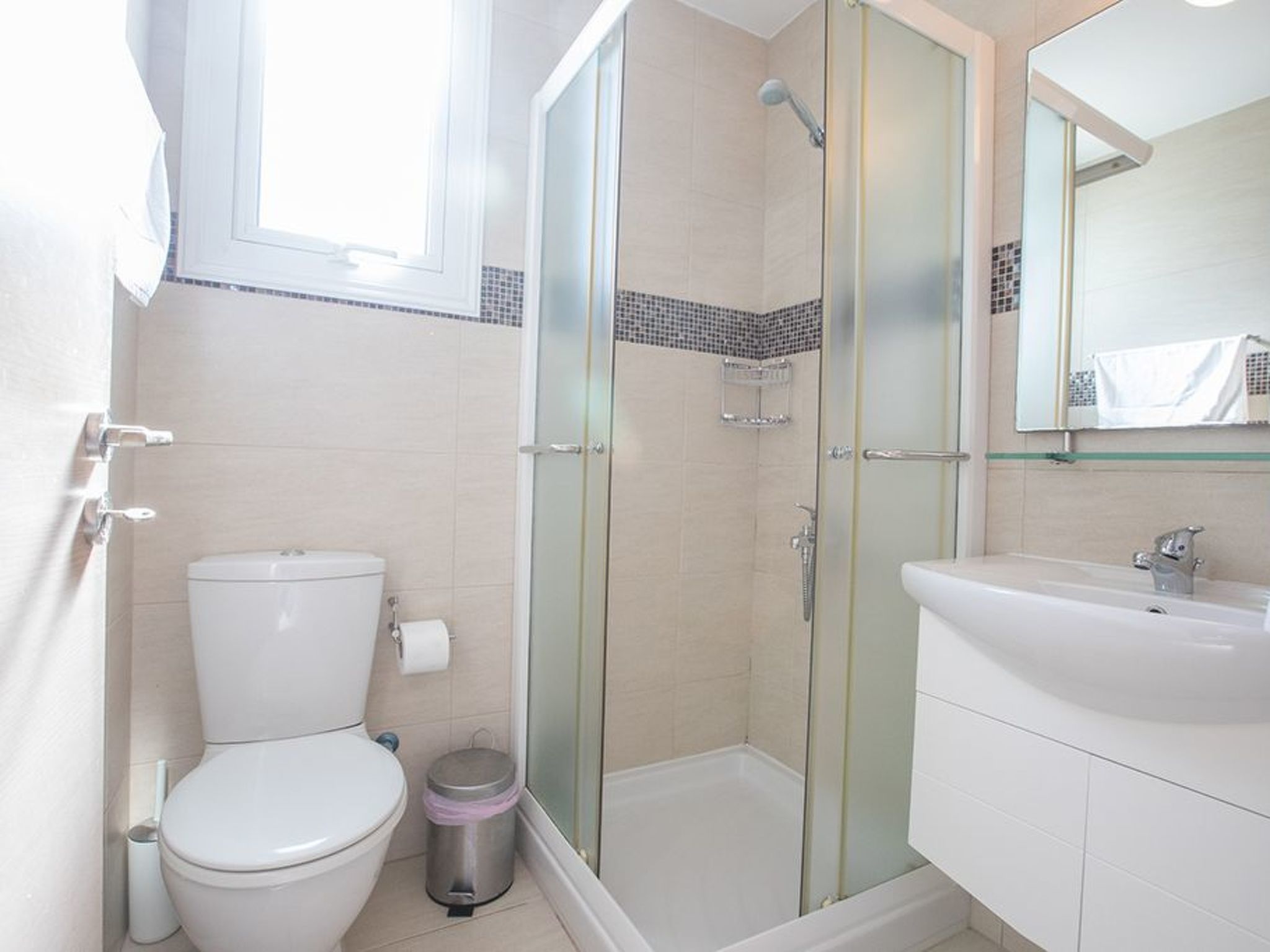 3-Bett-Villa mit privatem Pool in einer bewachten Anlage-Image-tags.info