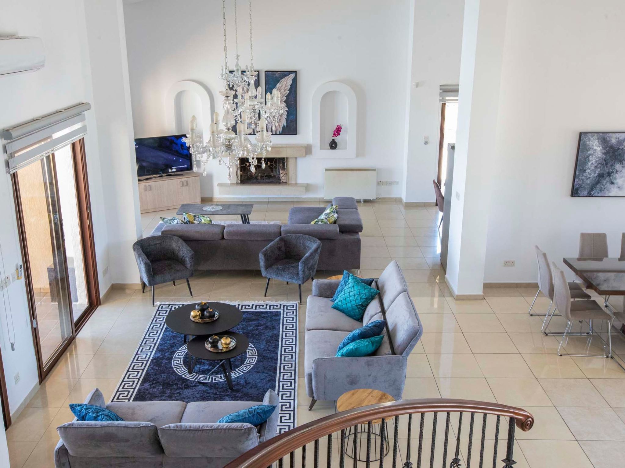 Villa mit Blick auf die Berge und Whirlpool-Binnen