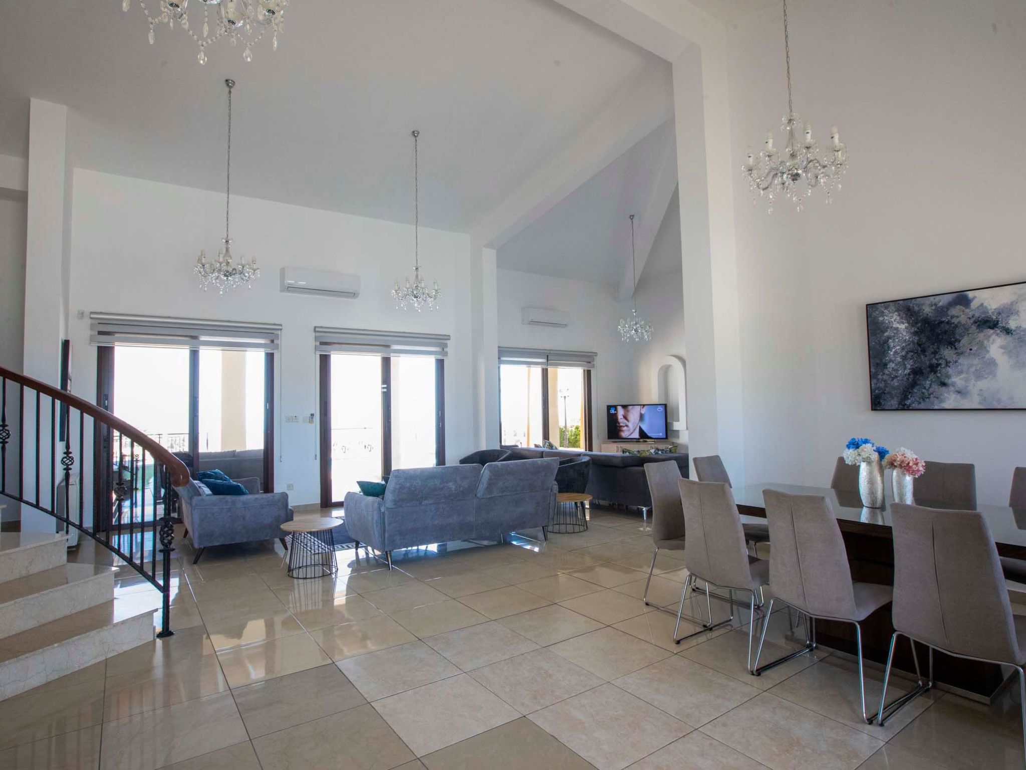 Villa mit Blick auf die Berge und Whirlpool-Binnen