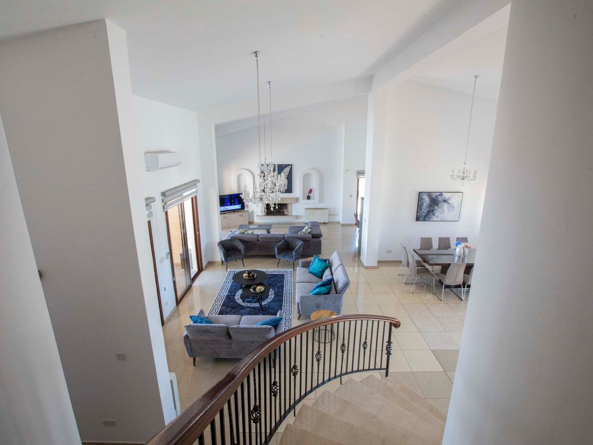 Villa mit Blick auf die Berge und Whirlpool-Binnen