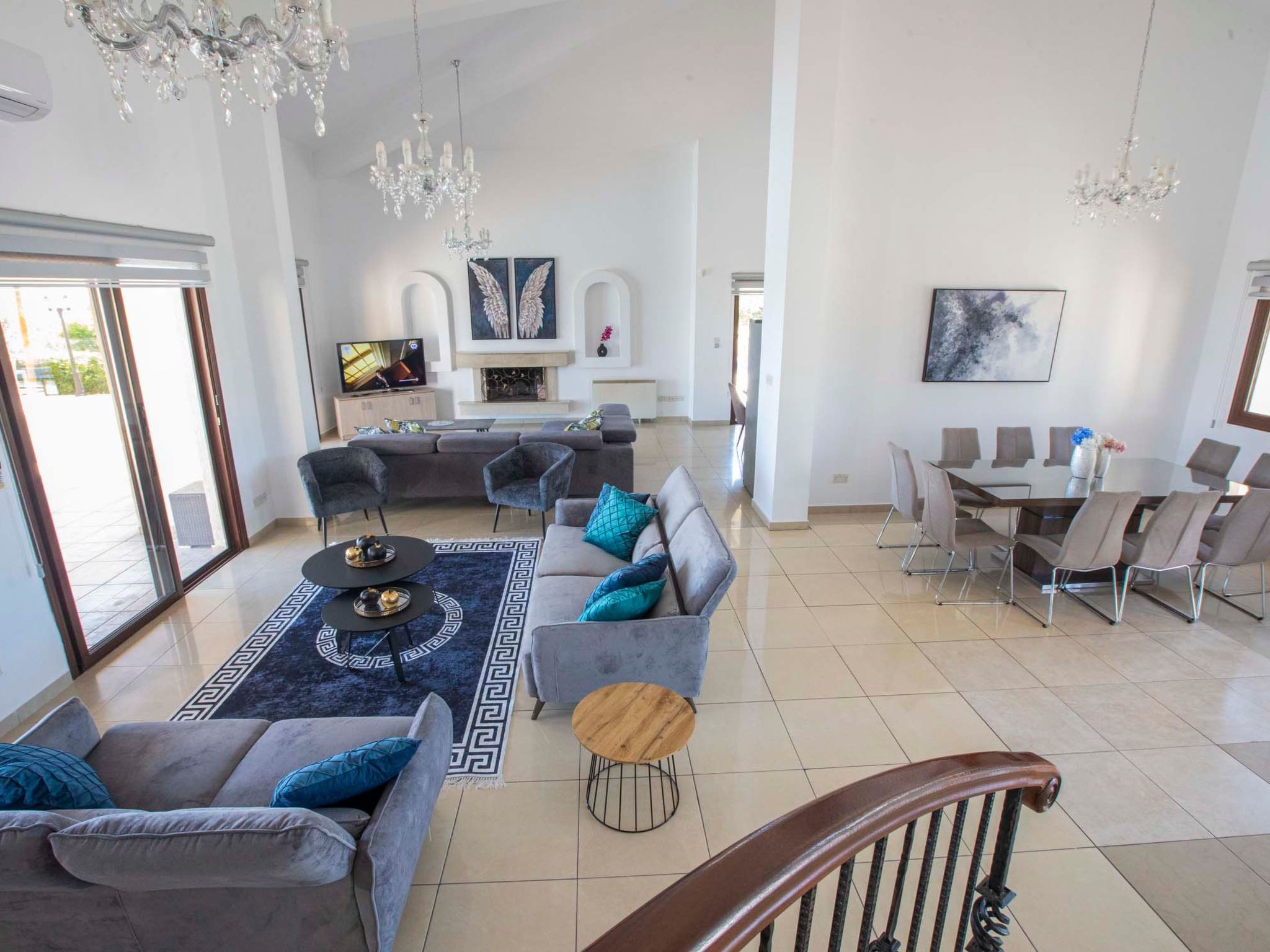 Villa mit Blick auf die Berge und Whirlpool-Binnen