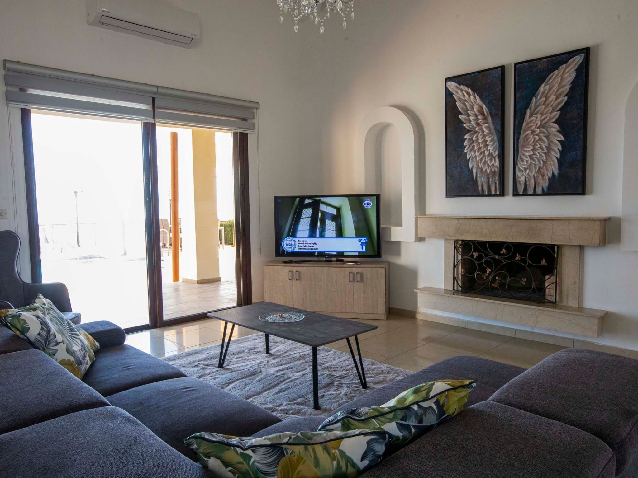 Villa mit Blick auf die Berge und Whirlpool-Binnen