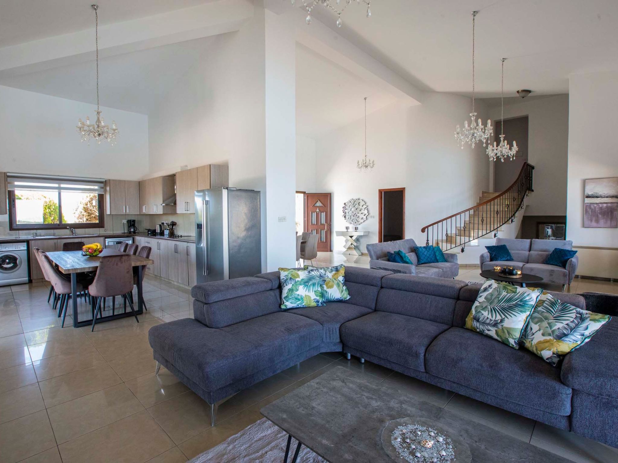 Villa mit Blick auf die Berge und Whirlpool-Binnen