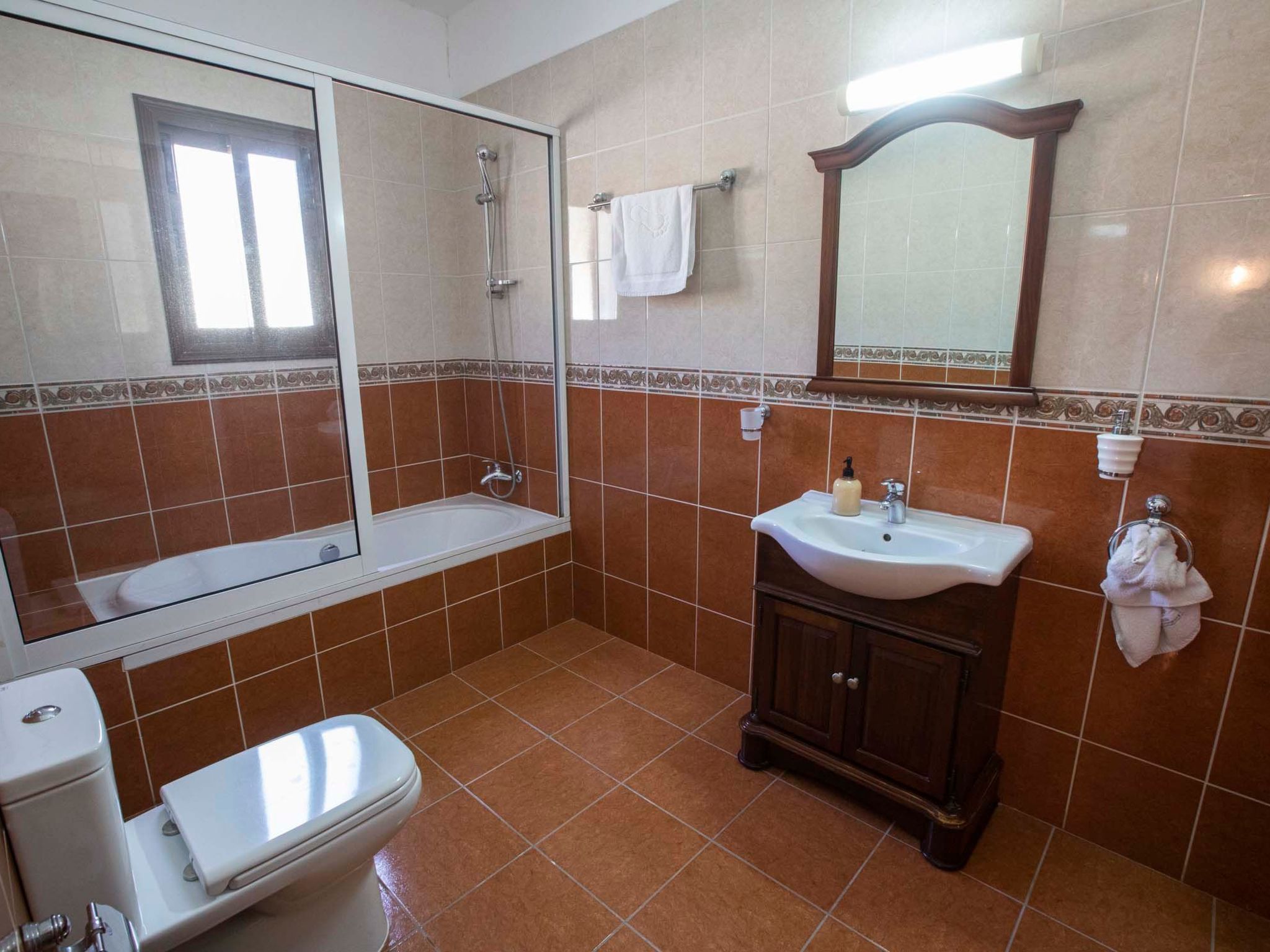 Villa mit Blick auf die Berge und Whirlpool-Binnen