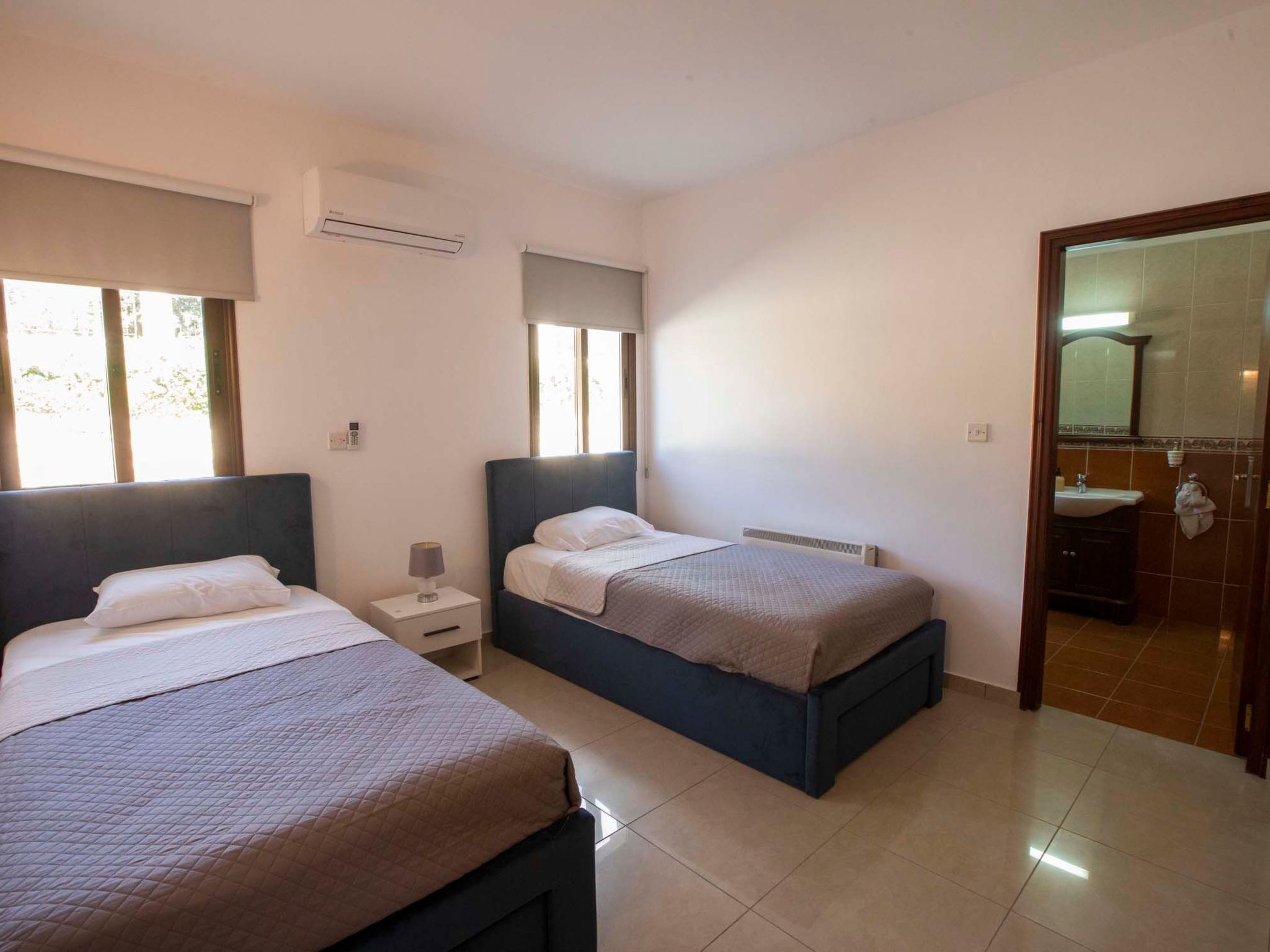 Villa mit Blick auf die Berge und Whirlpool-Binnen