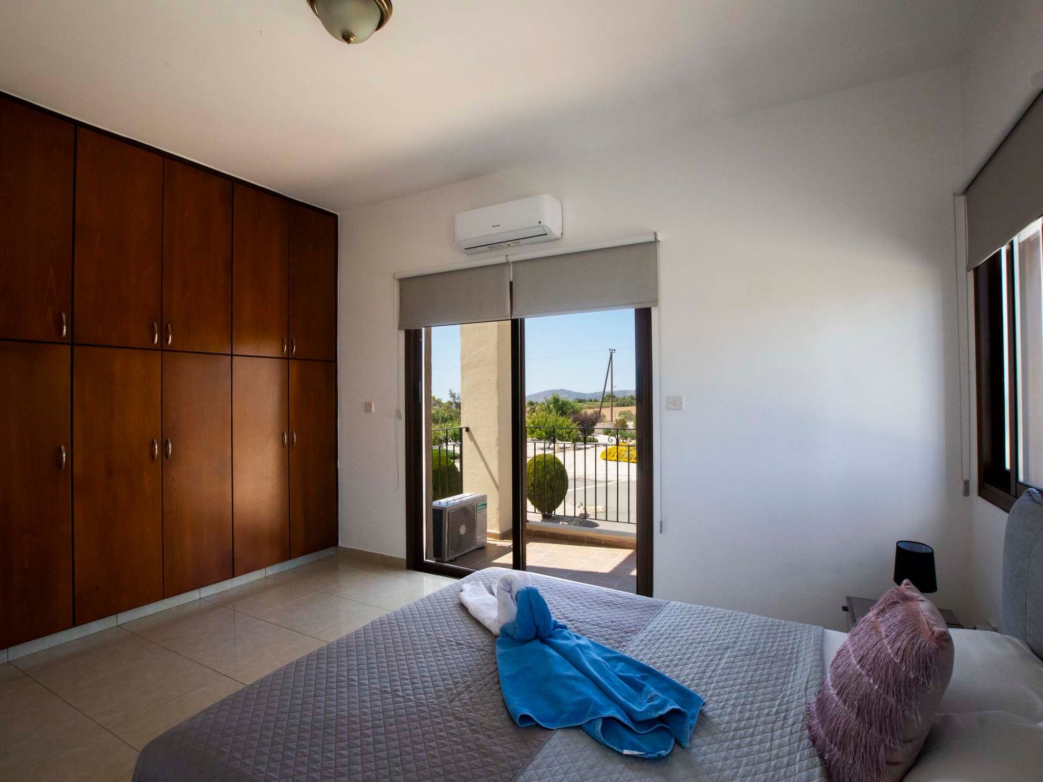 Villa mit Blick auf die Berge und Whirlpool