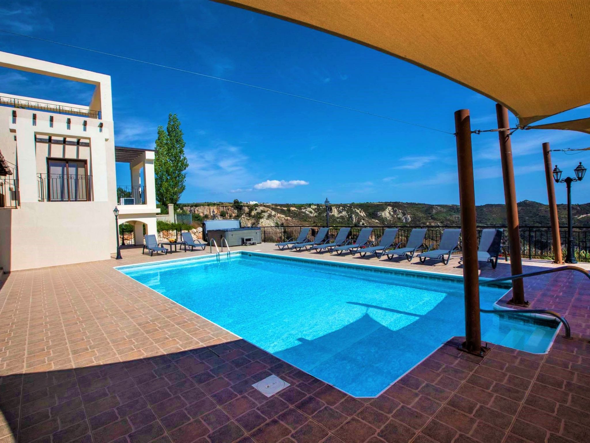 Villa mit Blick auf die Berge und Whirlpool-Binnen