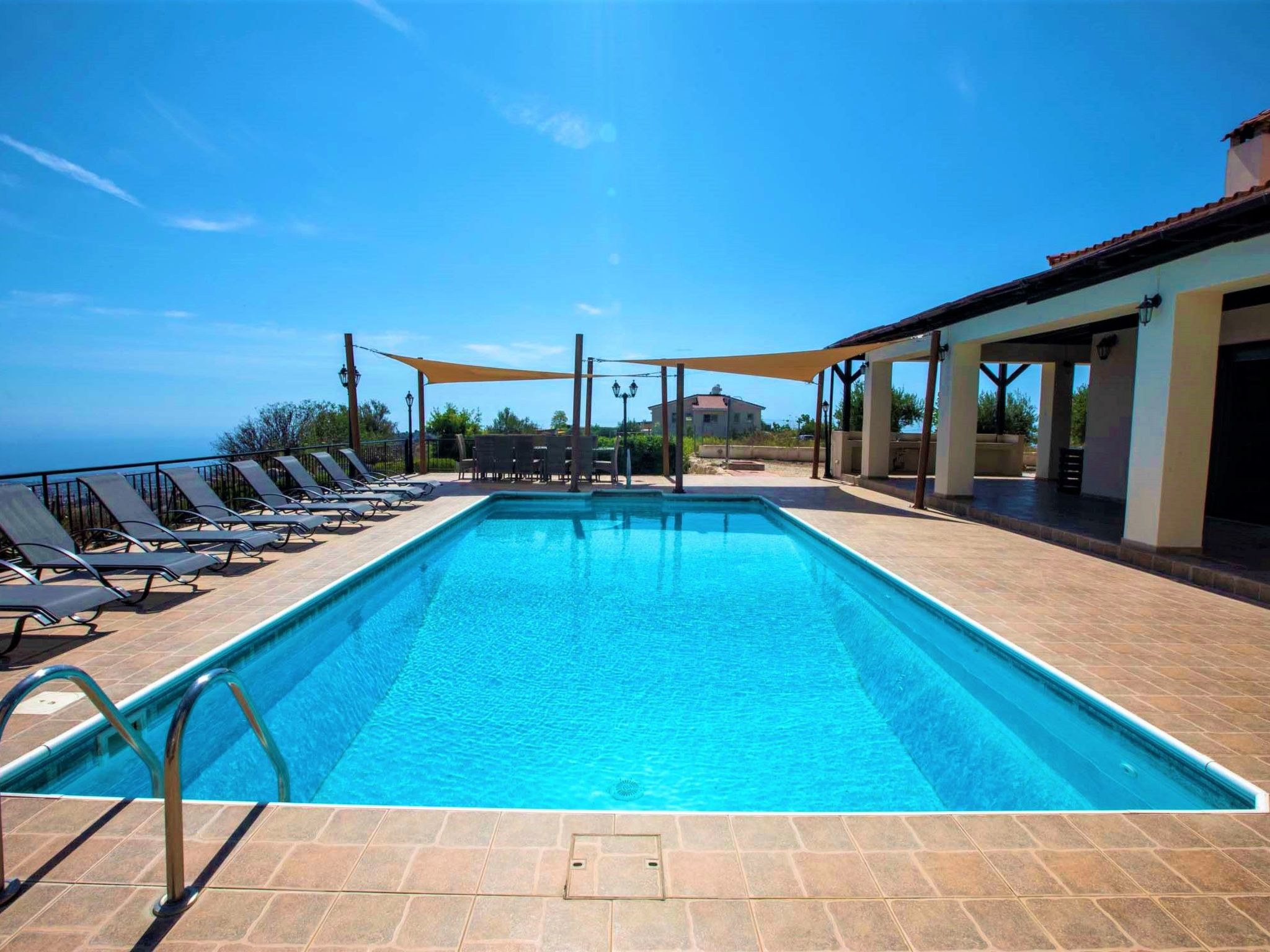 Villa mit Blick auf die Berge und Whirlpool-Binnen