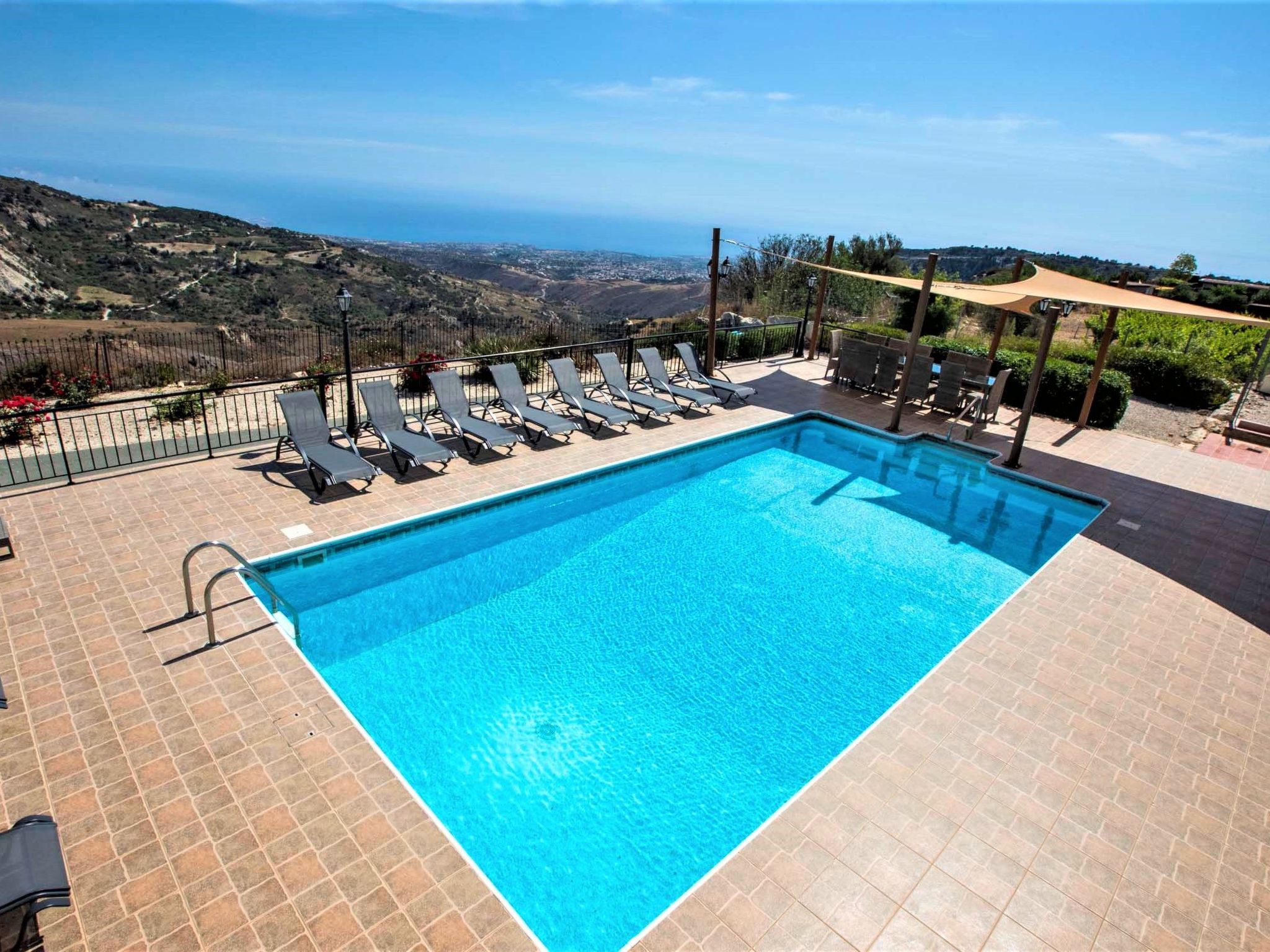 Villa mit Blick auf die Berge und Whirlpool-Binnen
