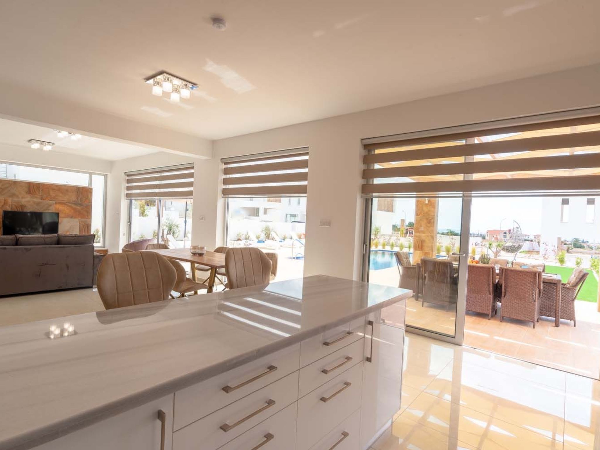 Luxuriöse Villa mit privatem Pool und Whirlpool-Binnen