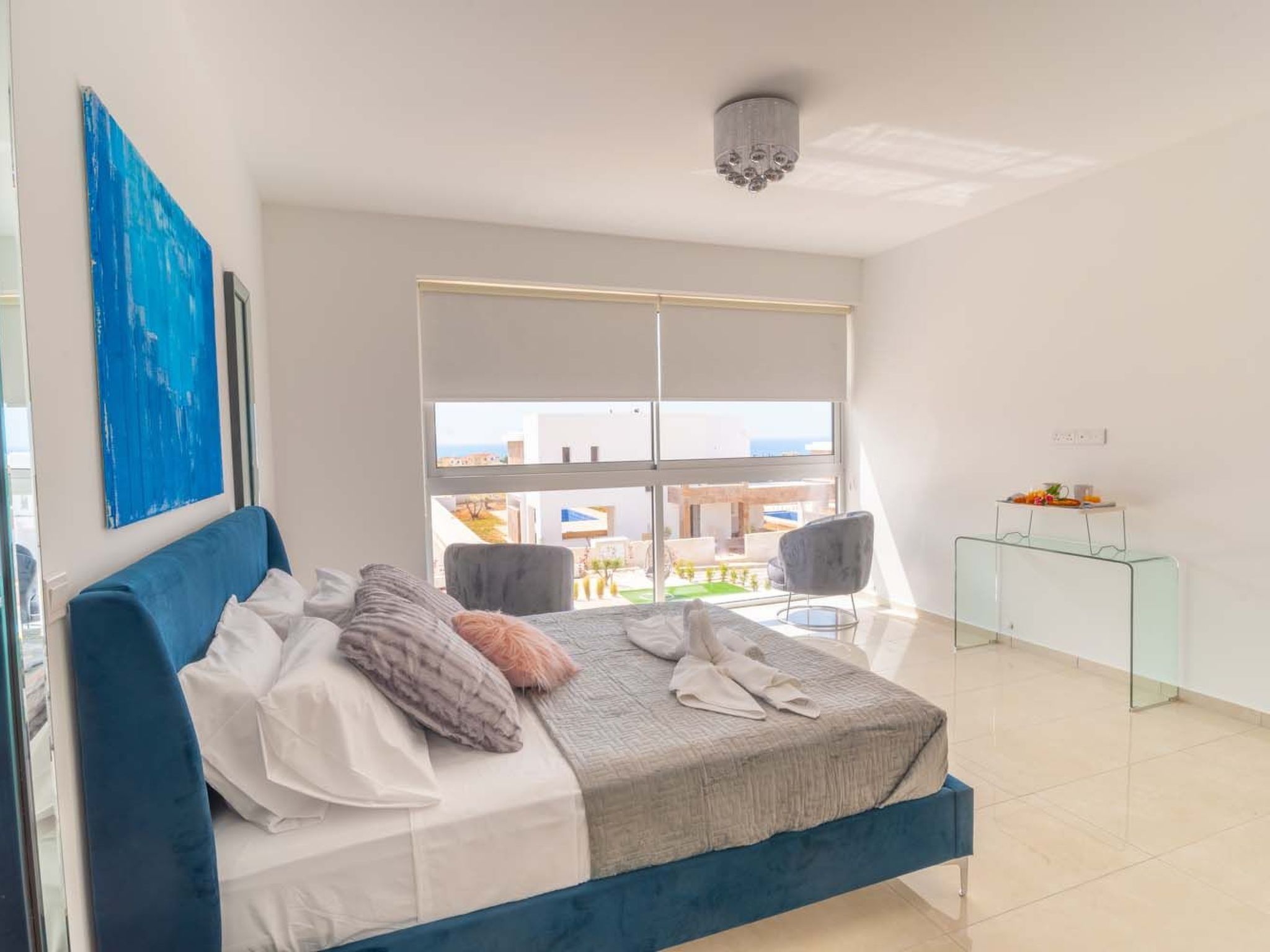 Luxuriöse Villa mit privatem Pool und Whirlpool-Binnen