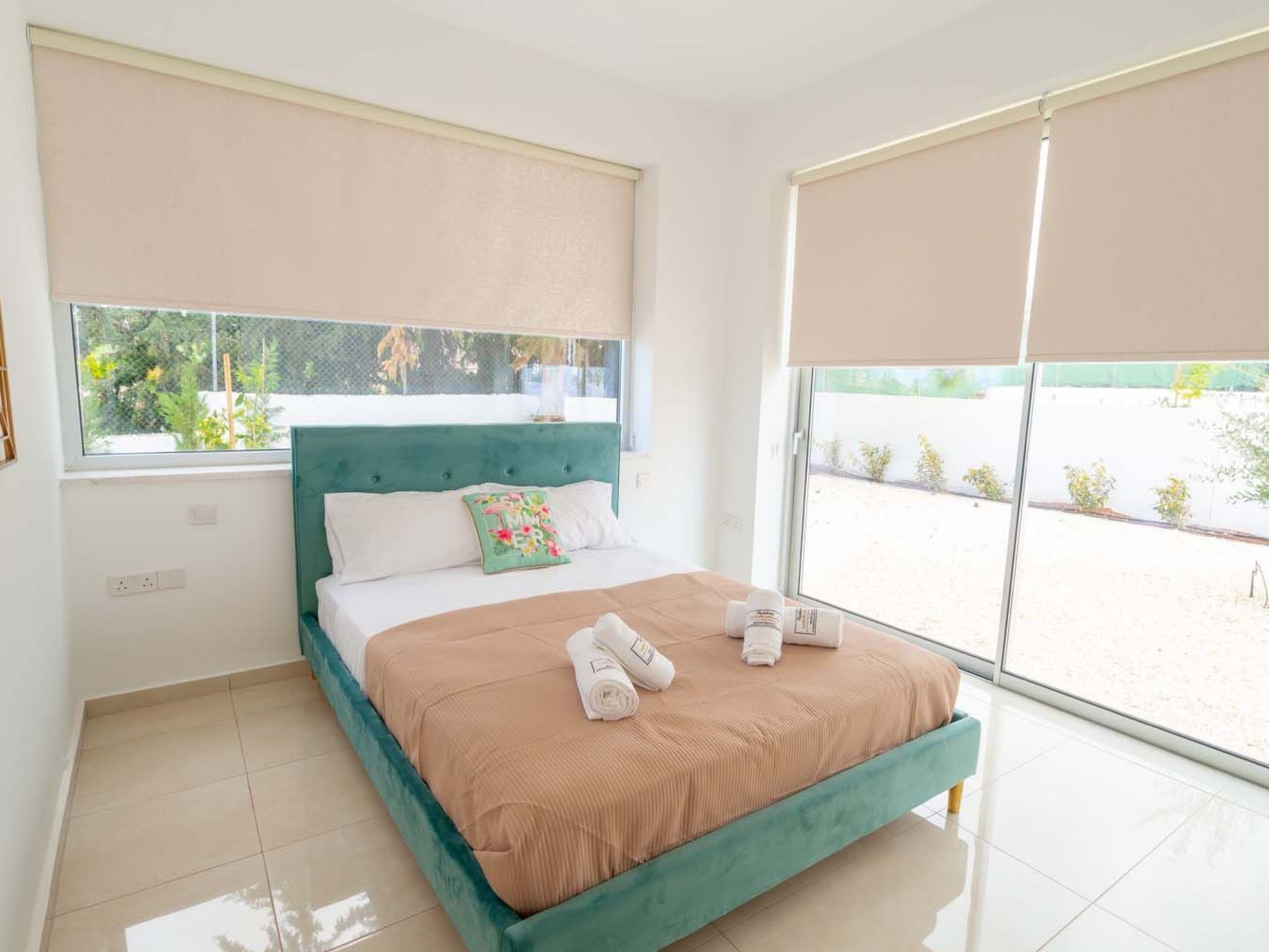 Luxuriöse Villa mit privatem Pool und Whirlpool-Binnen