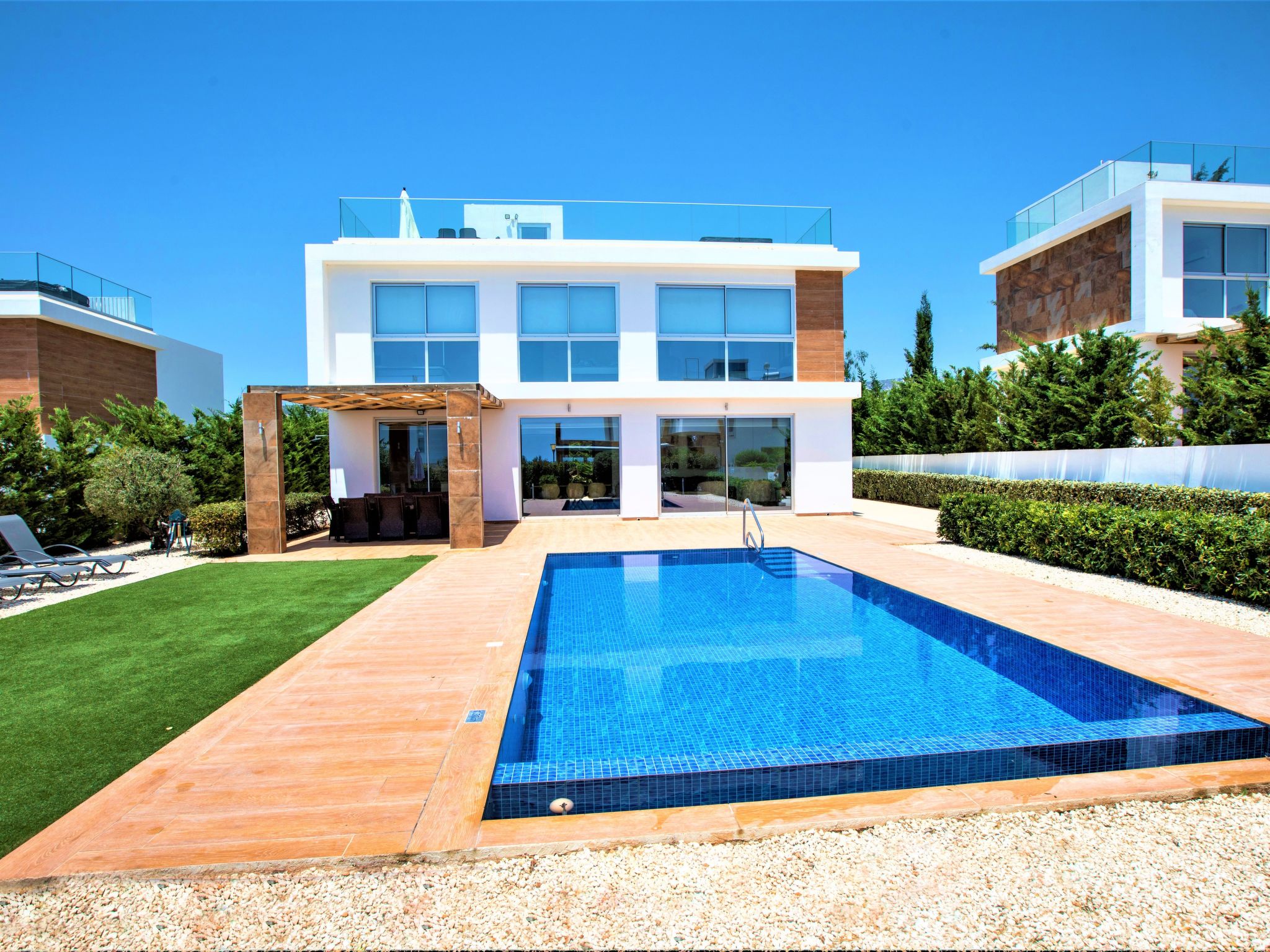 Luxuriöse Villa mit privatem Pool und Whirlpool-Binnen