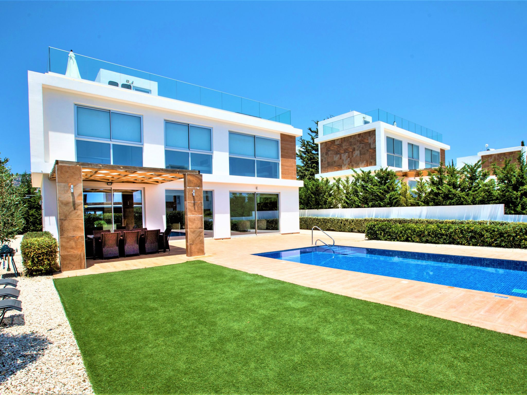 Luxuriöse Villa mit privatem Pool und Whirlpool-Binnen