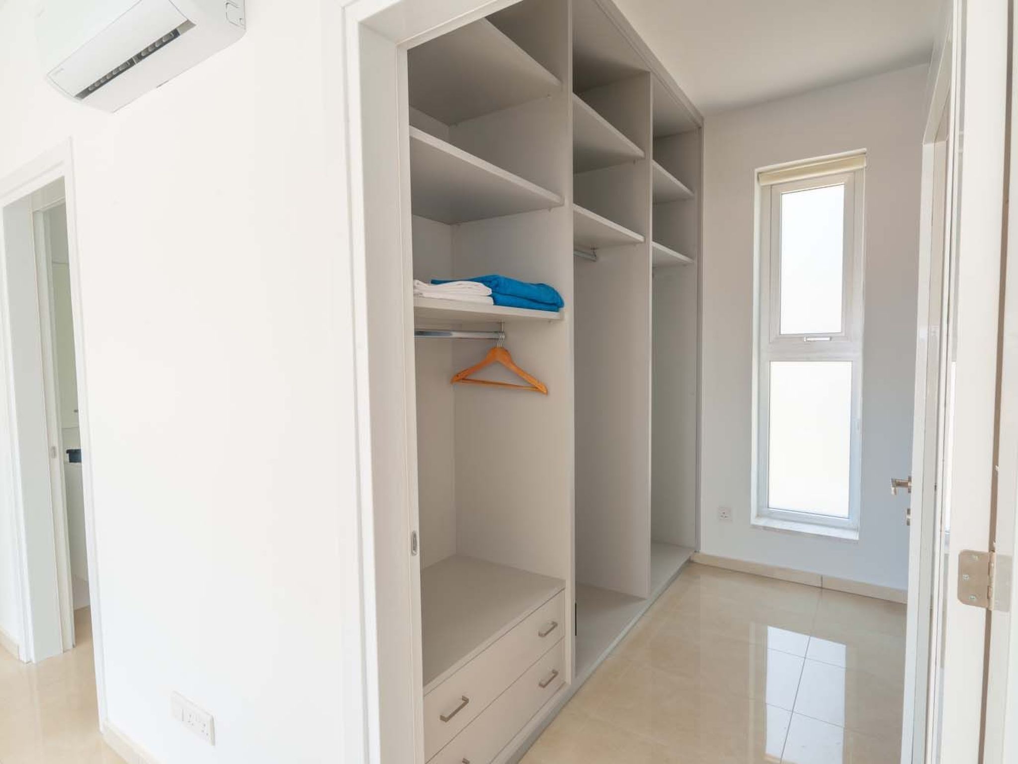 Coral Elite Residence mit Pool und Whirlpool-Binnen