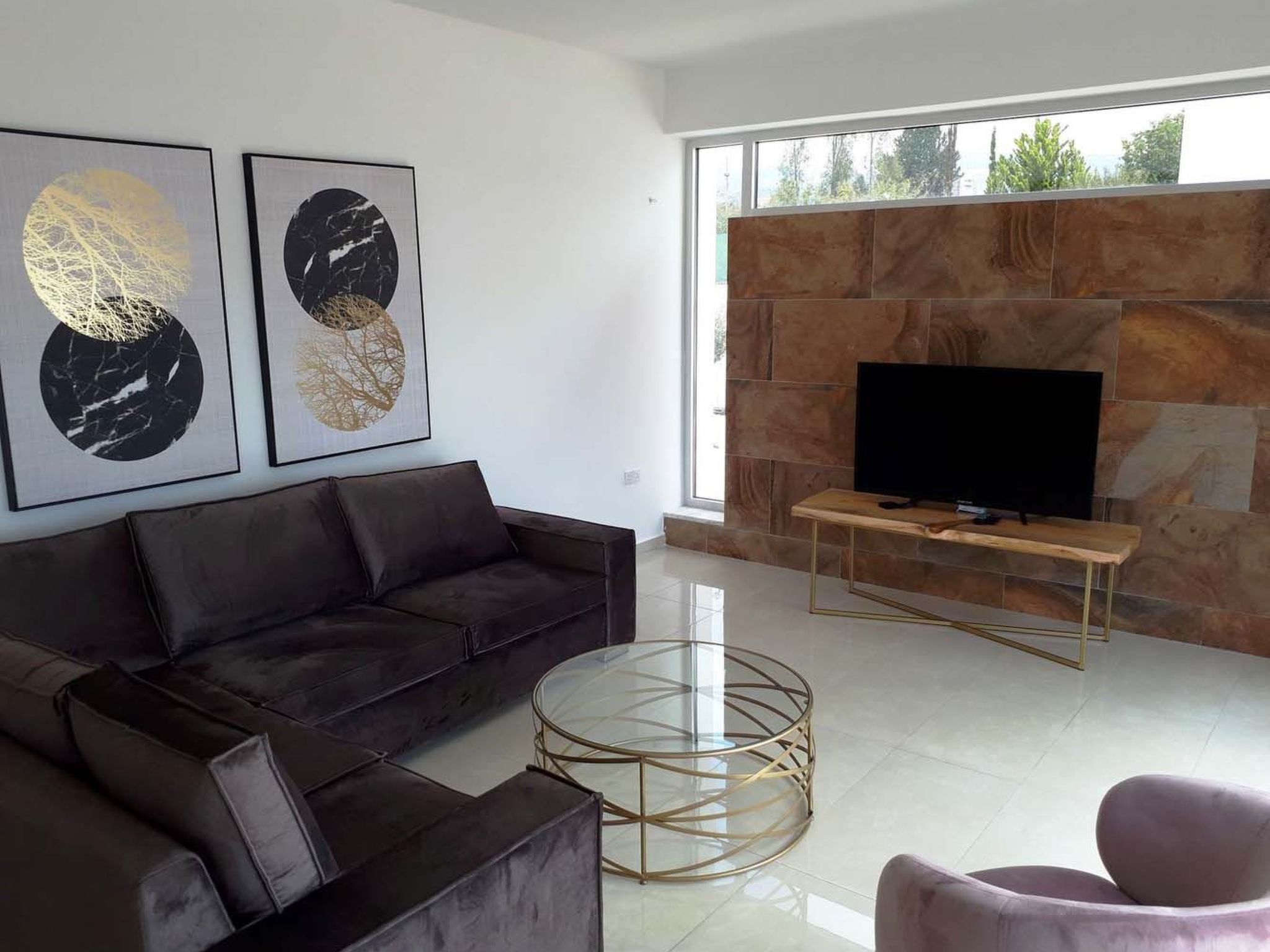 Luxuriöse Villa mit 4 Schlafzimmern, privatem Pool und Whirlpool-Binnen