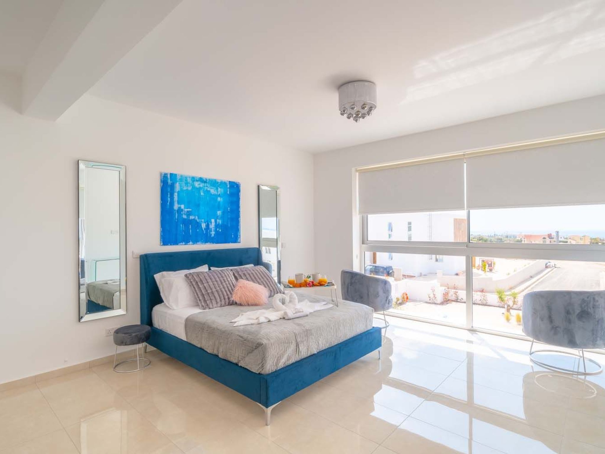 Luxuriöse Villa mit 4 Schlafzimmern, privatem Pool und Whirlpool-Binnen