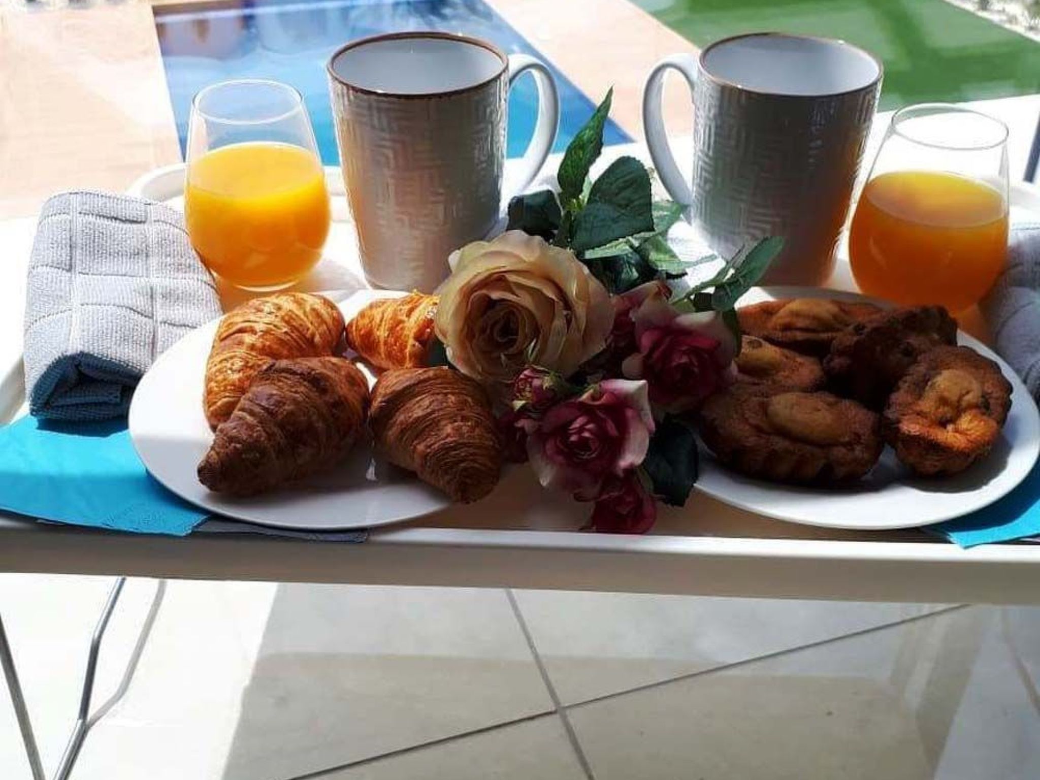 Luxuriöse Villa mit 4 Schlafzimmern, privatem Pool und Whirlpool-Binnen