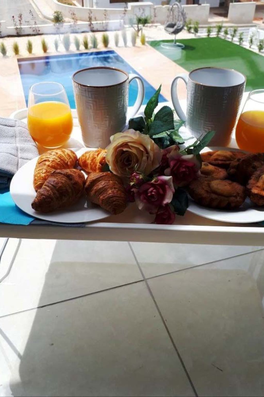 Luxuriöse Villa mit 4 Schlafzimmern, privatem Pool und Whirlpool-Binnen