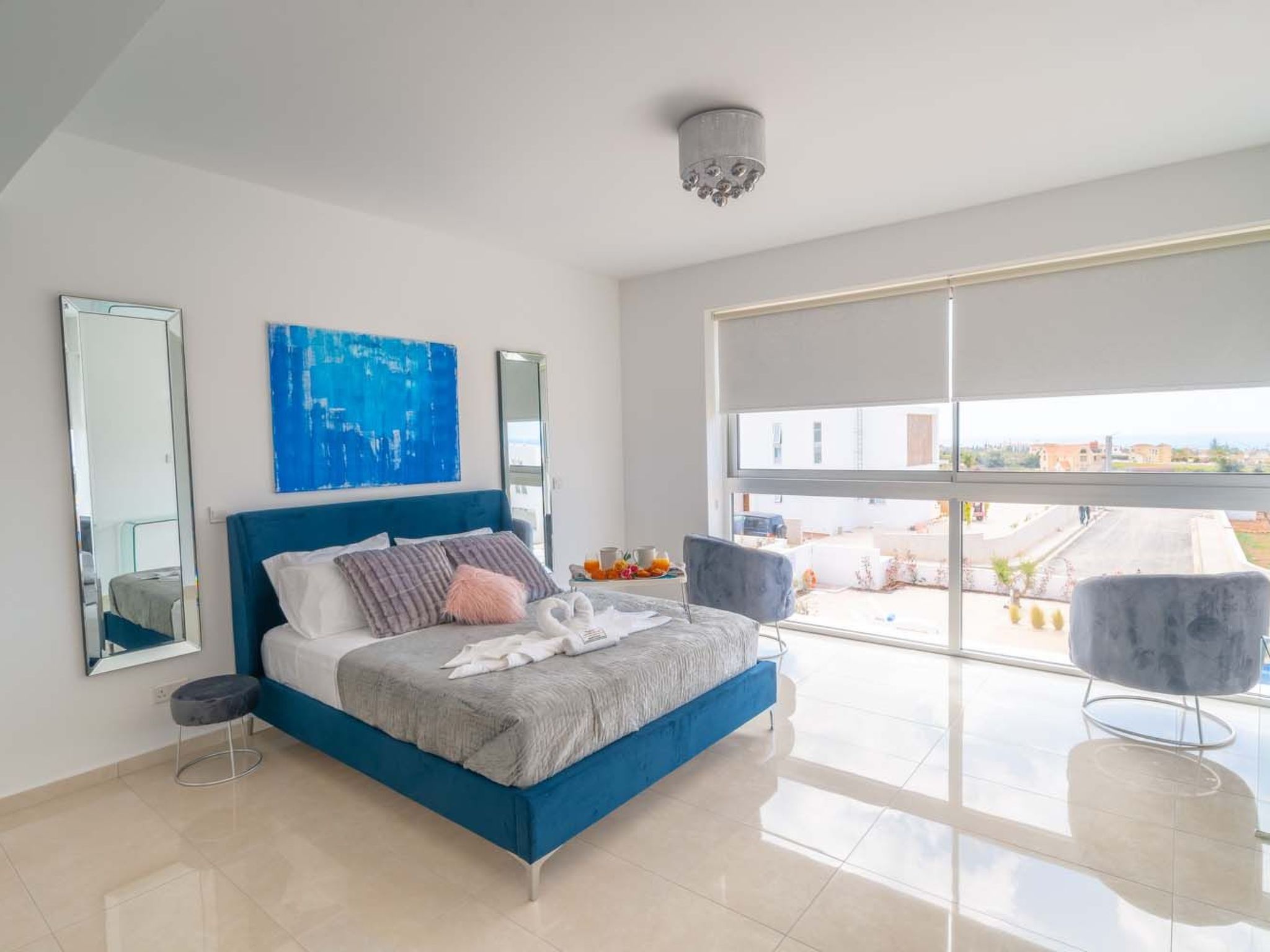 Luxuriöse Villa mit 4 Schlafzimmern, privatem Pool und Whirlpool-Binnen