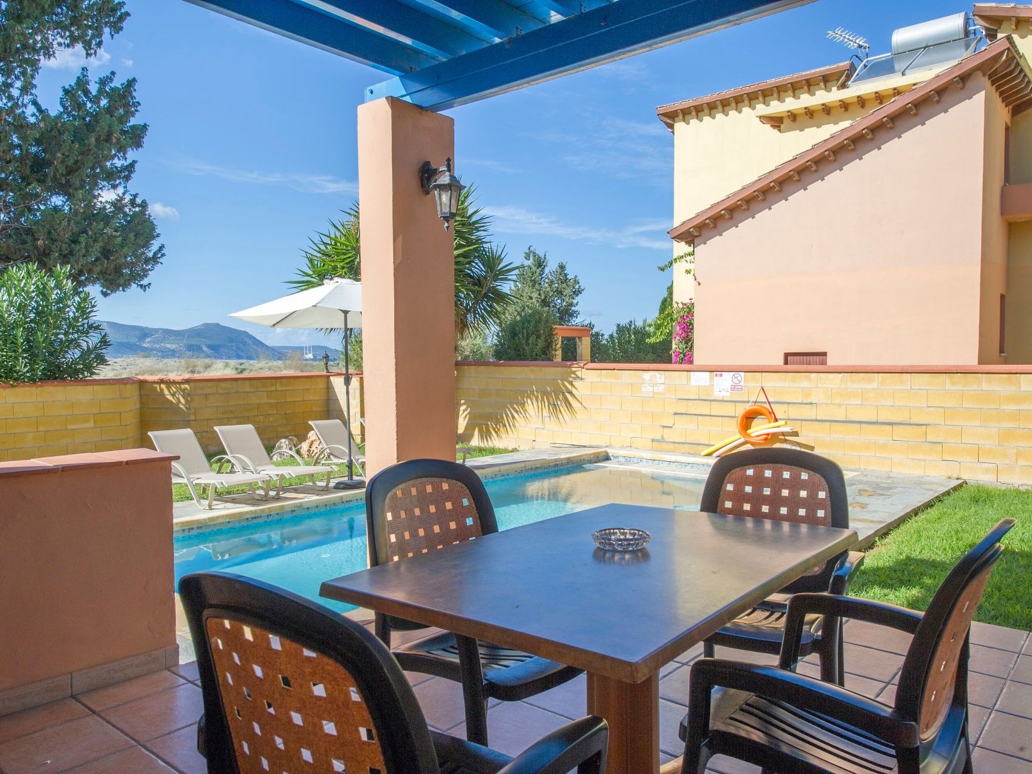 Schönes Ferienhaus mit Balkon in Polis Chrysochous-Binnen