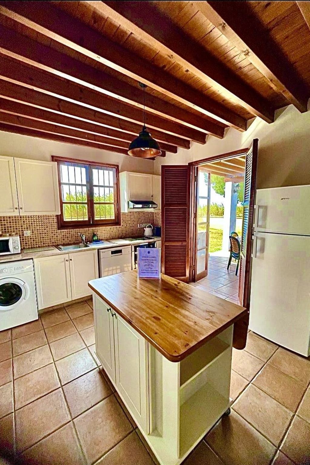 Schönes Ferienhaus mit Balkon in Polis Chrysochous-Binnen