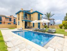 Strandvilla op de eerste lijn met privézwembad in Polis, Cyprus - thumbnail 2