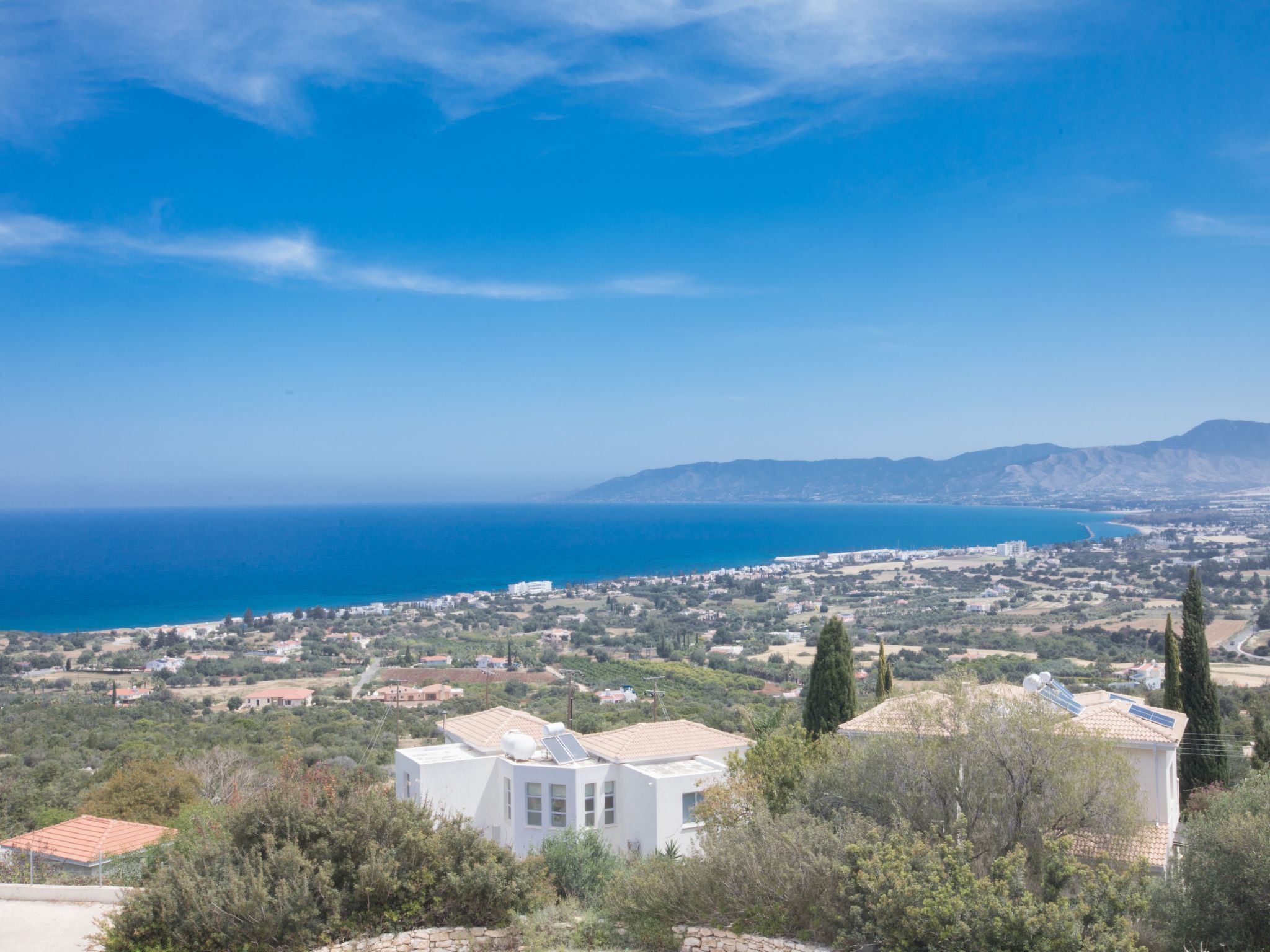 Villa mit Panoramablick auf das Meer von Latchi-Image-tags.info