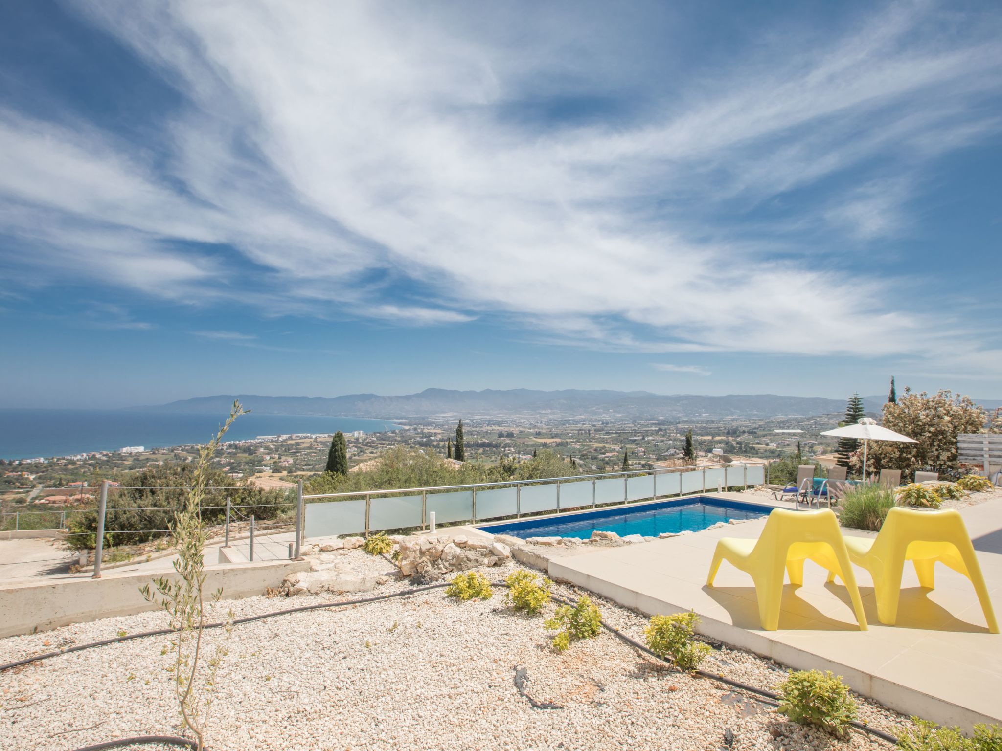 Villa mit Panoramablick auf das Meer von Latchi-Image-tags.info