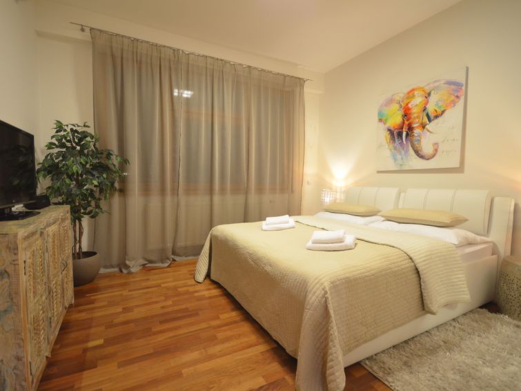 Ruim appartement met terras in Praag voor 8 personen in Praag