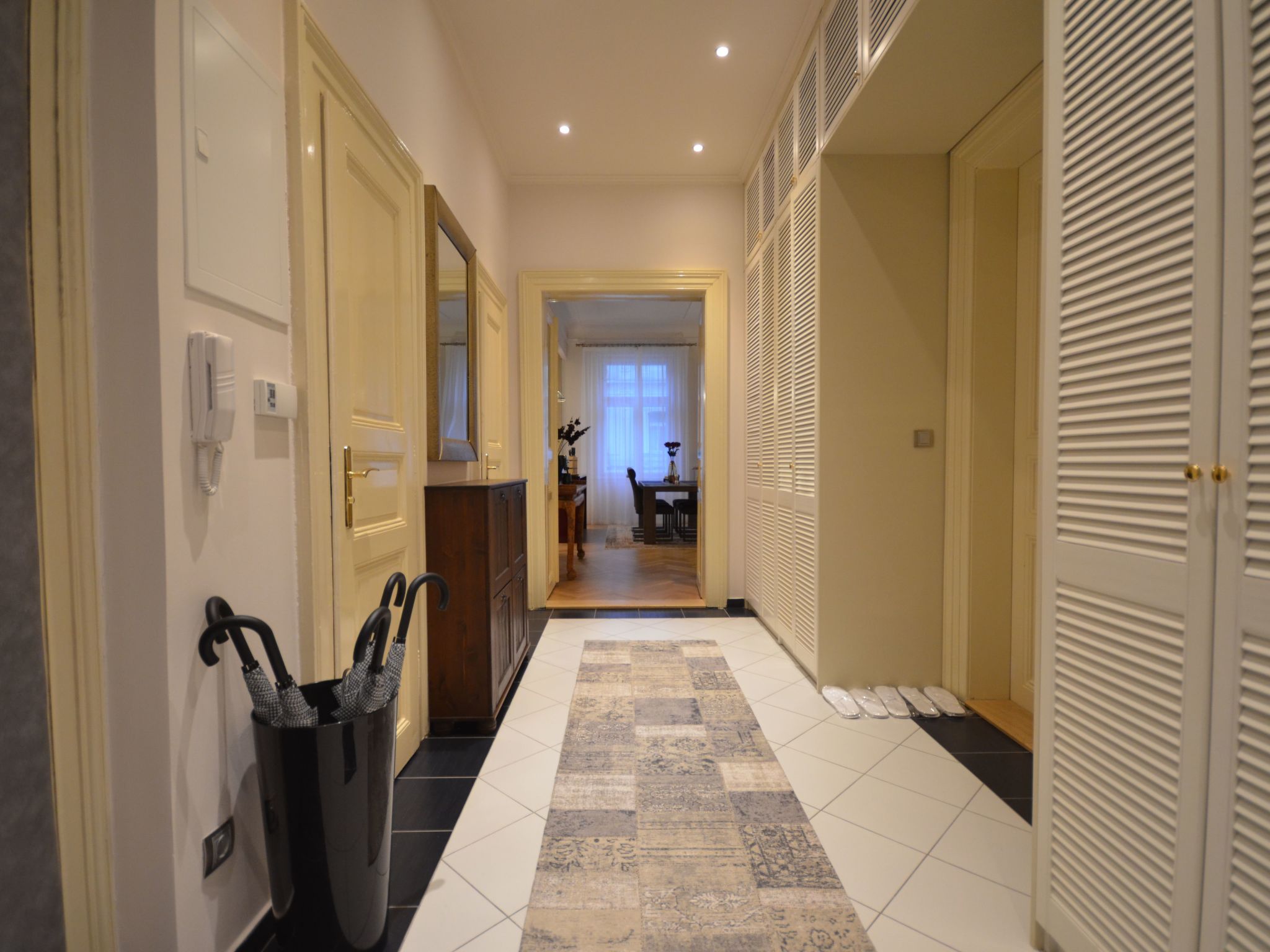 Wohnung mit eigenem Balkon-Image-tags.info