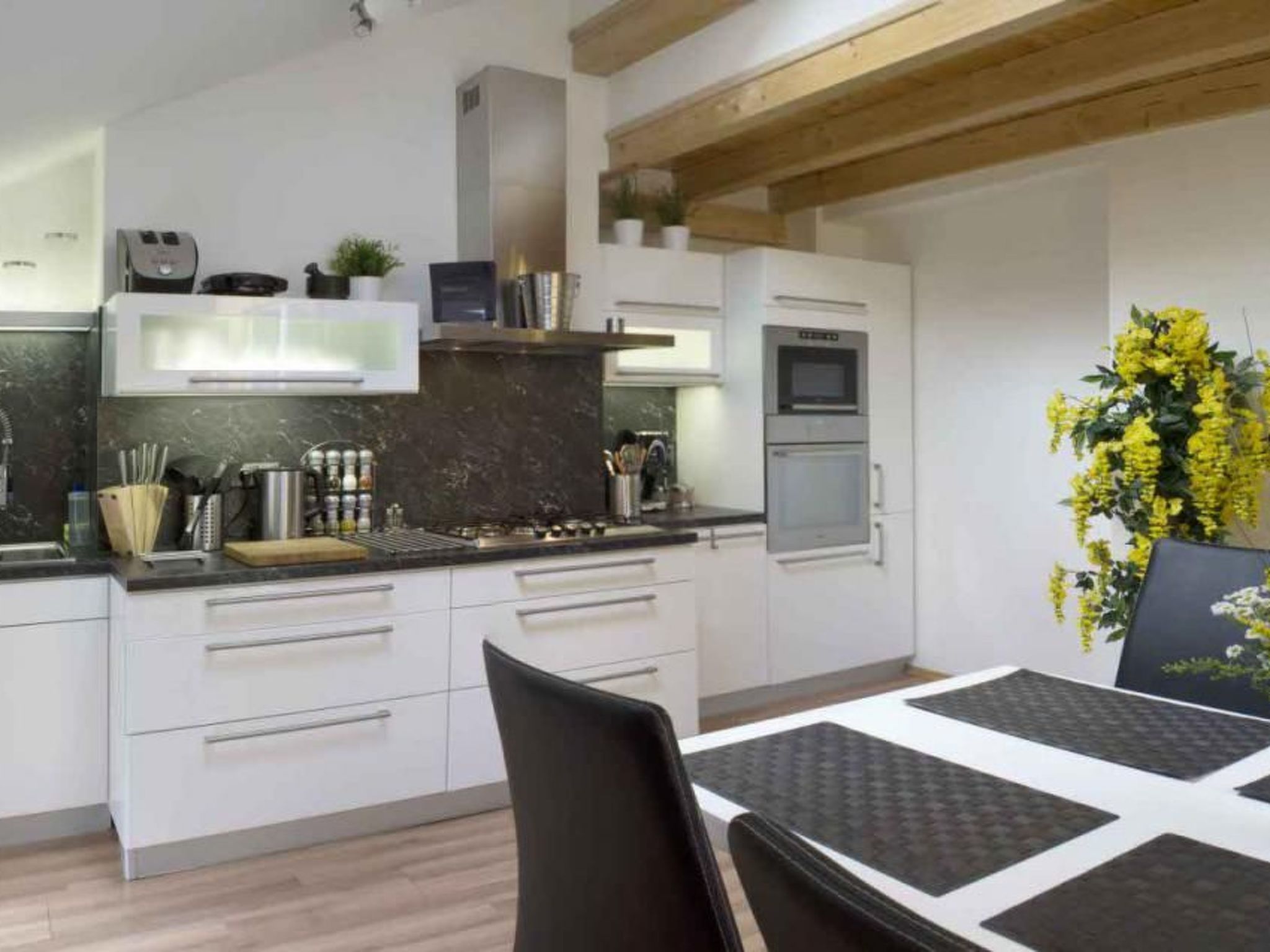 Wohnung mit Balkon-Image-tags.info