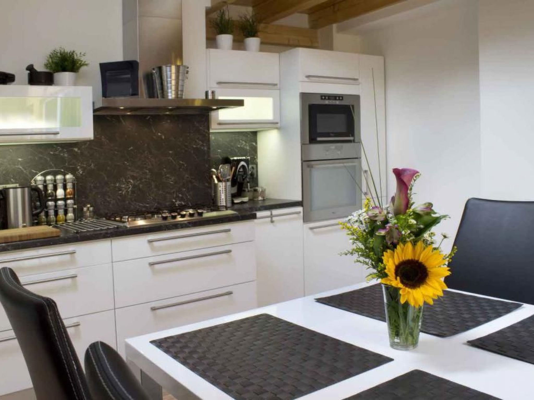 Wohnung mit Balkon-Image-tags.info