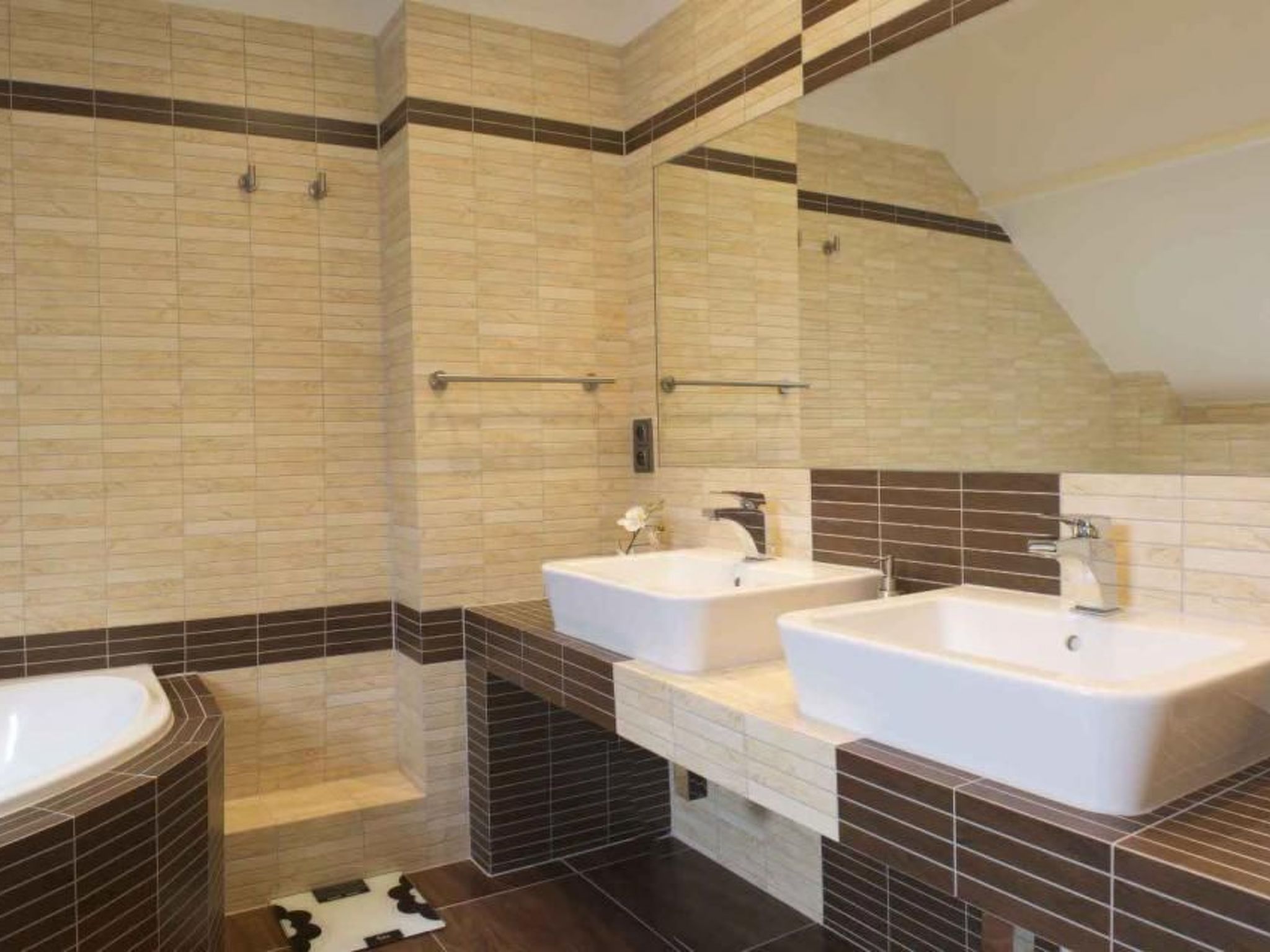 Wohnung mit Balkon-Image-tags.info