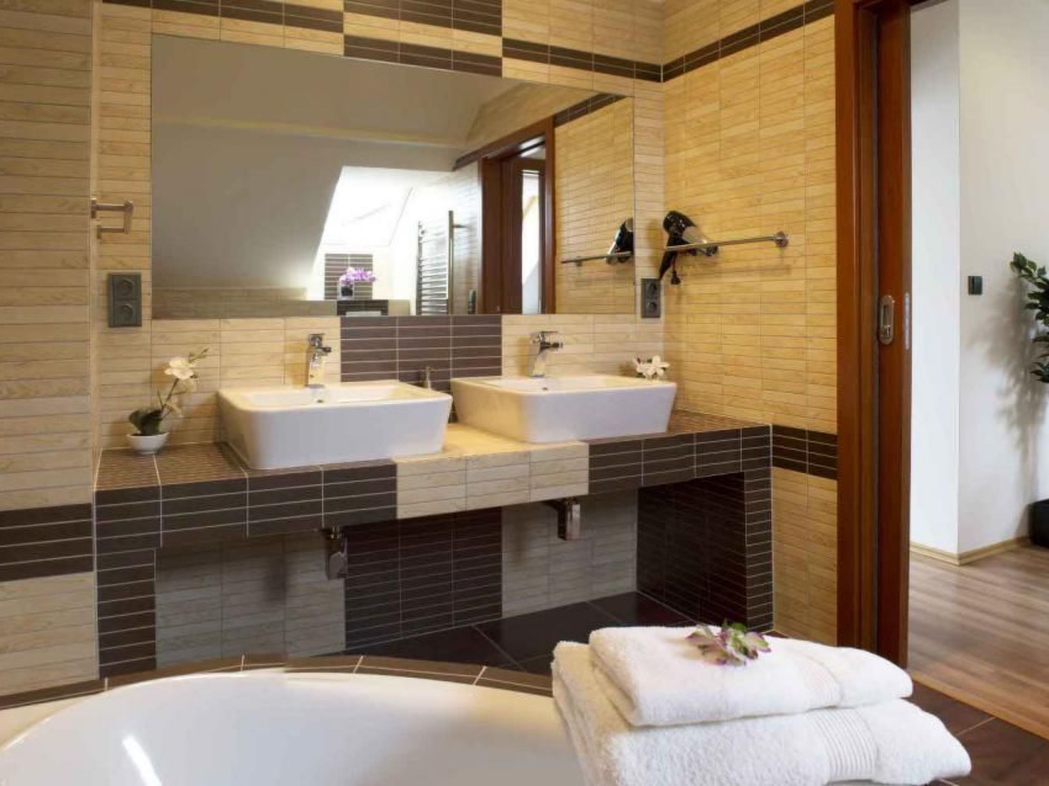 Wohnung mit Balkon-Image-tags.info