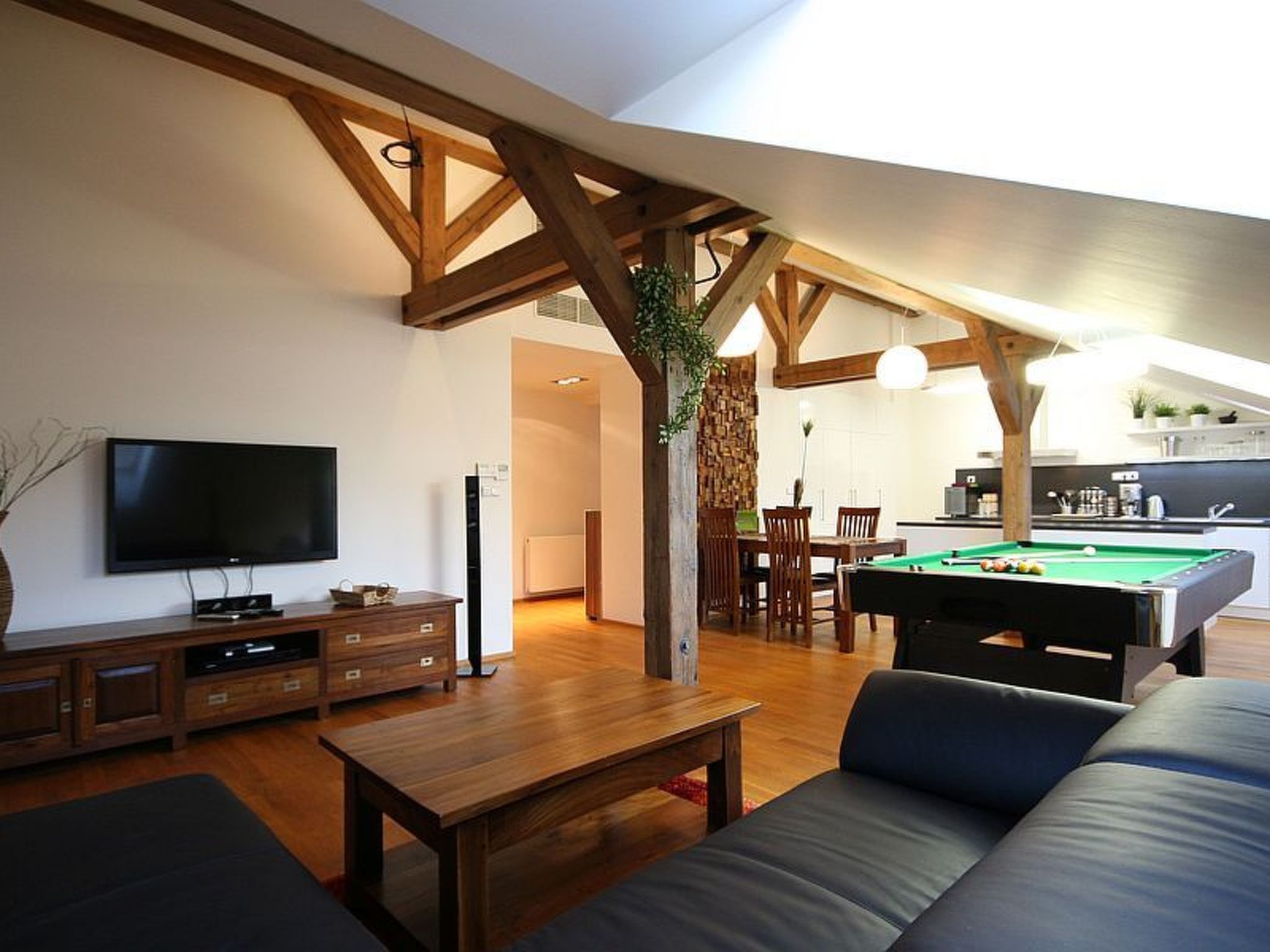 Luxuriöse Altbau-Dachgeschosswohnung in Prag